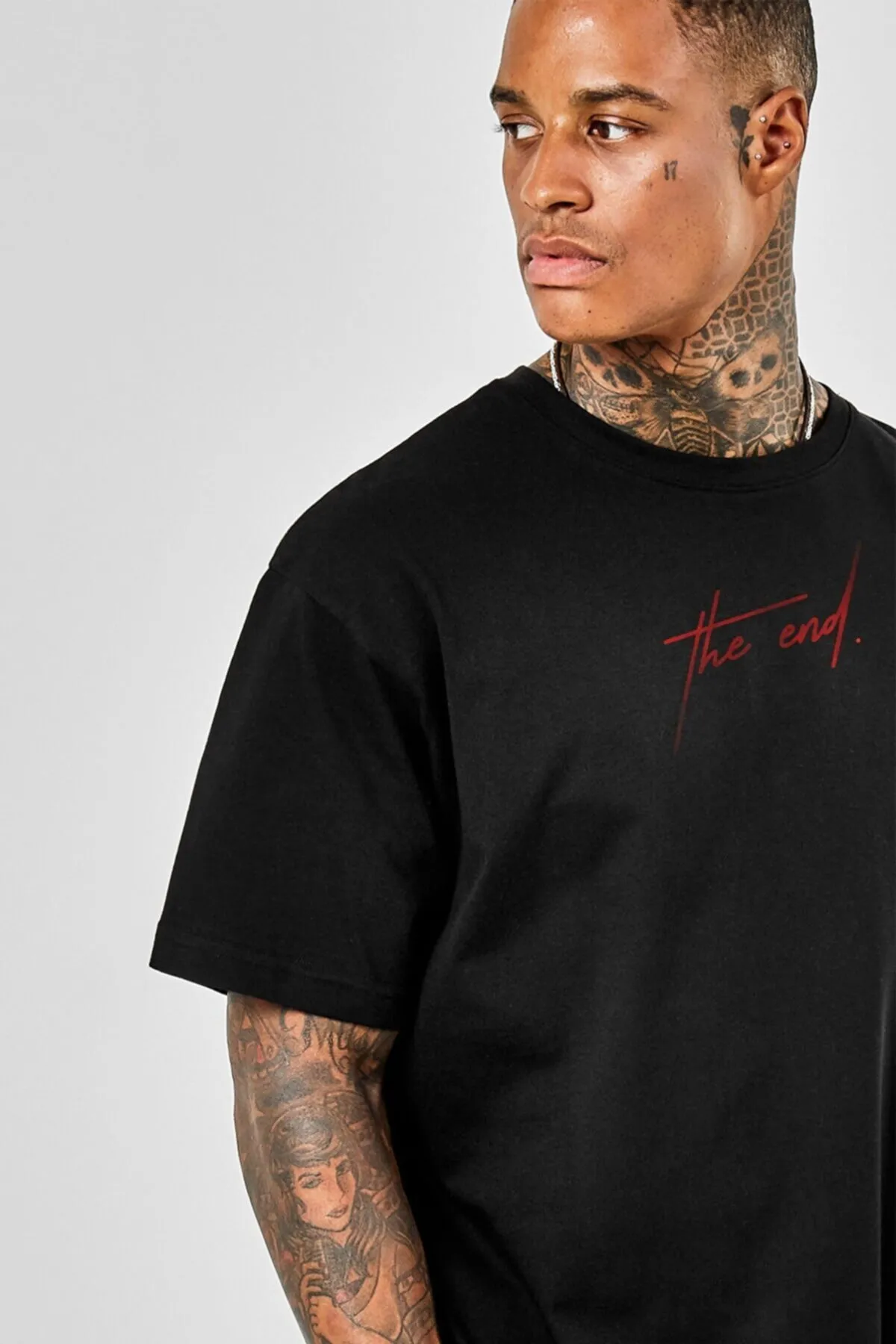 MOONBULL  Übergroßes Unisex-T-Shirt mit „The End“-Aufdruck