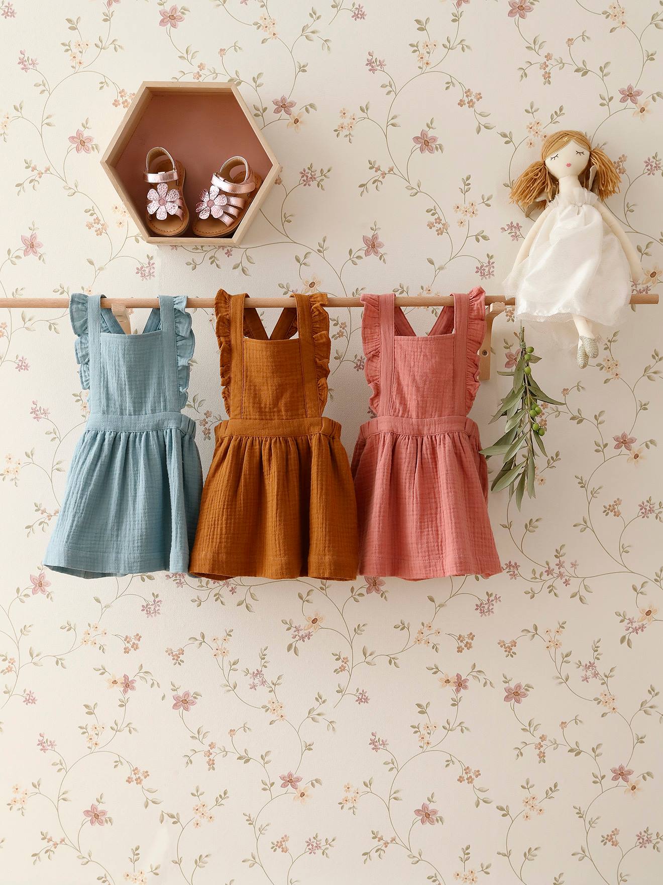 Robe-salopette en gaze de coton bébé caramel