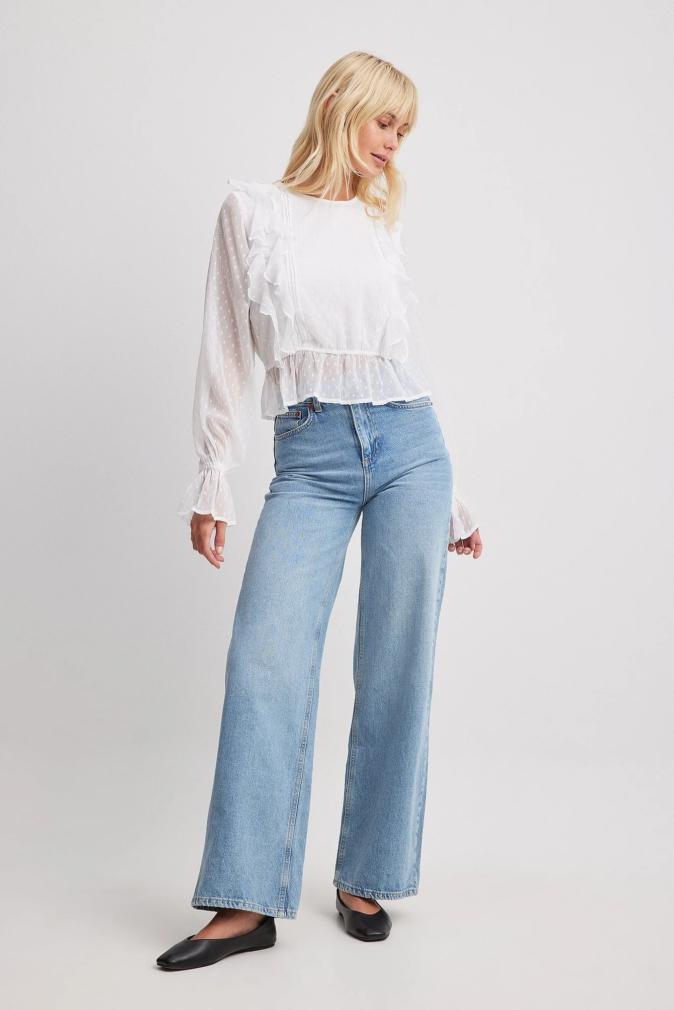 Recycelte Dobby-Bluse mit Rüschen