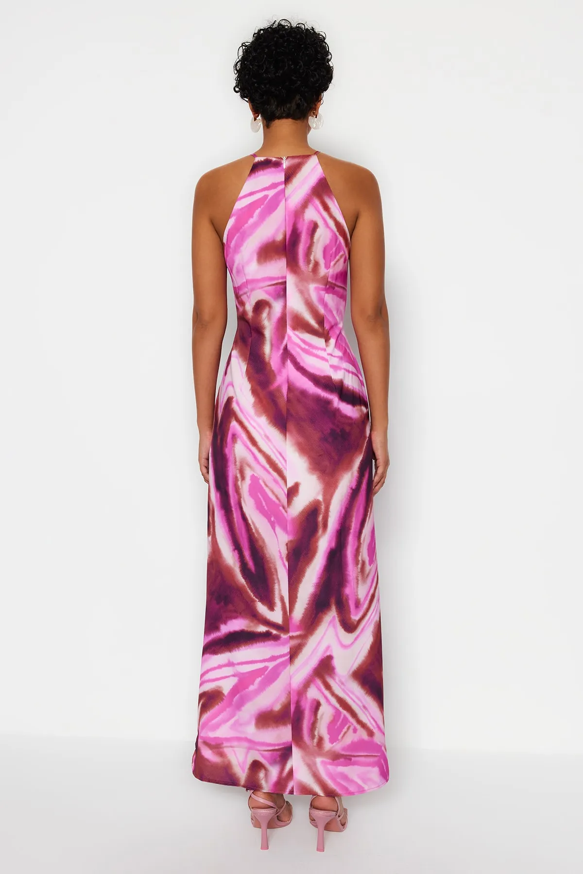 Trendyol Collection  Rosafarbenes, ärmelloses, gerade geschnittenes, gefüttertes Maxi-Webkleid TWOSS23EL02238