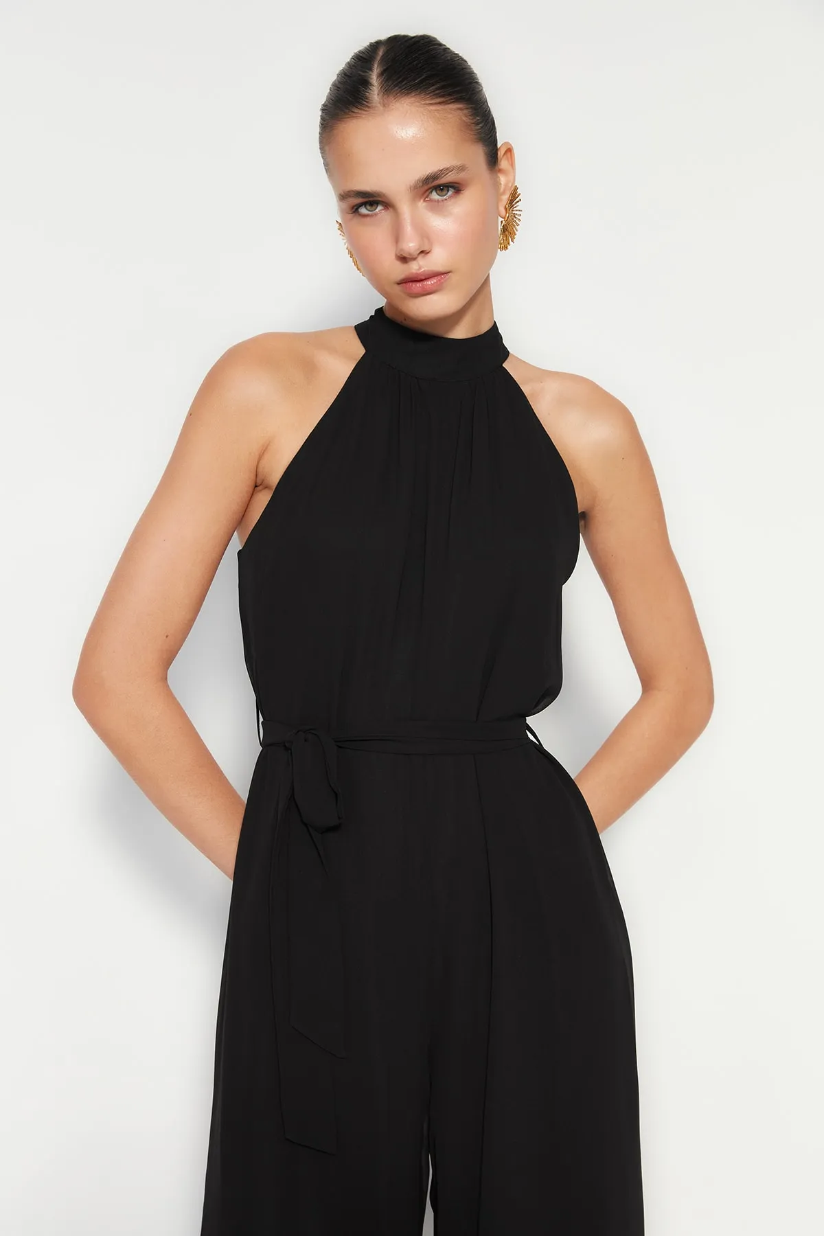 Trendyol Collection  Schwarzer Chiffon-Weboverall TWOSS23TU00093