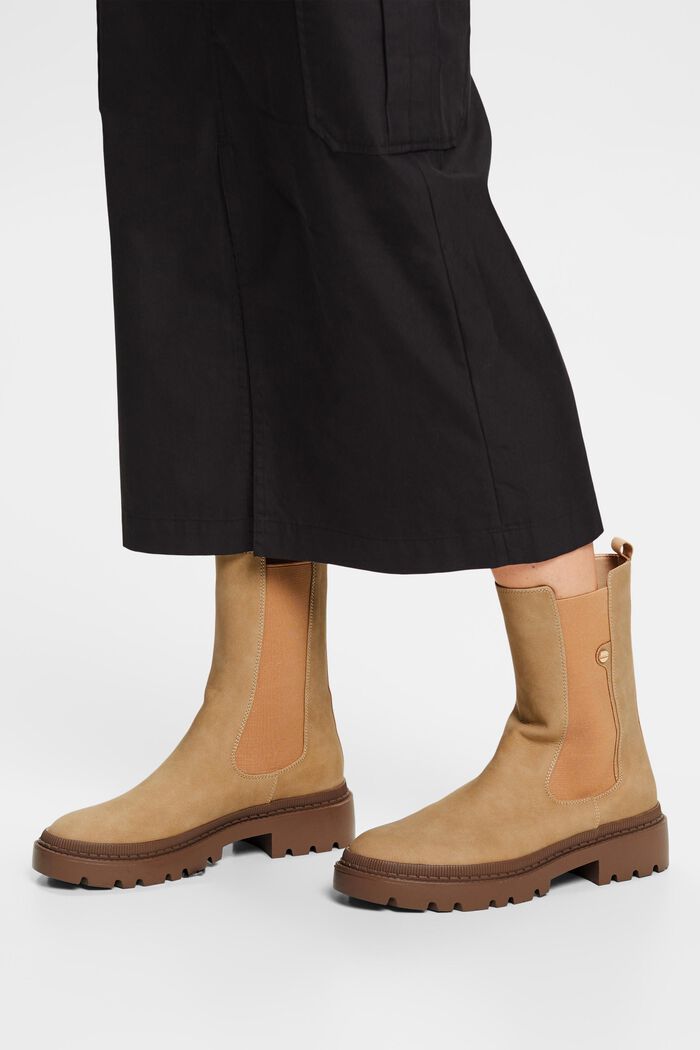 Grobe Boots in Lederoptik