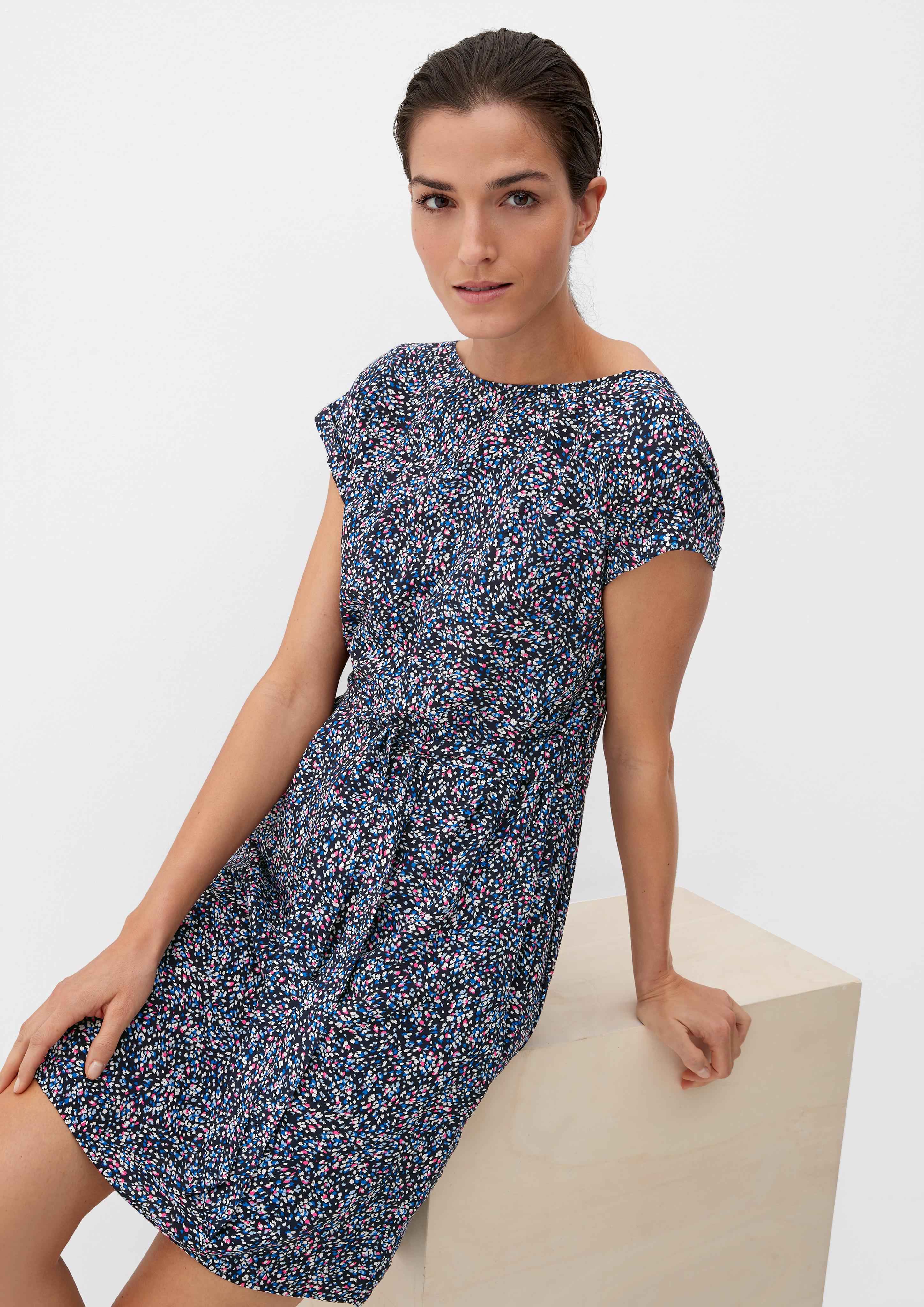 Kurzes Kleid mit Binde-Detail  2132623-59B6