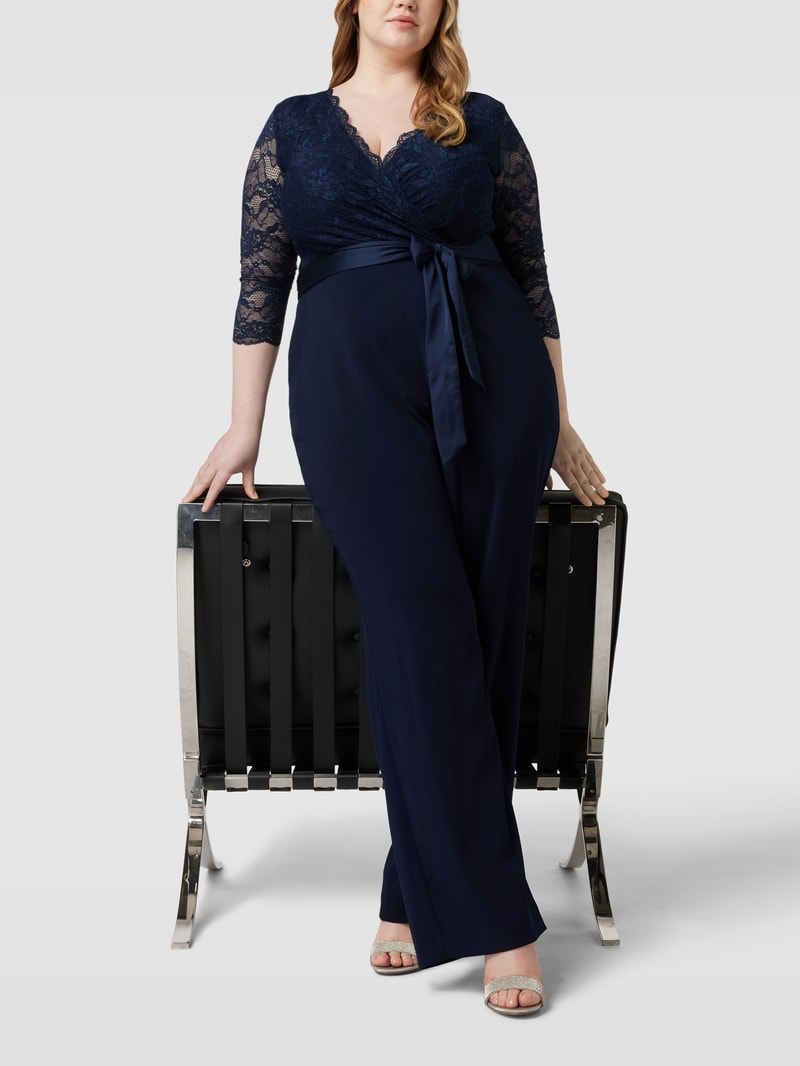 PLUS SIZE Jumpsuit mit Spitzenbesatz in marineblau