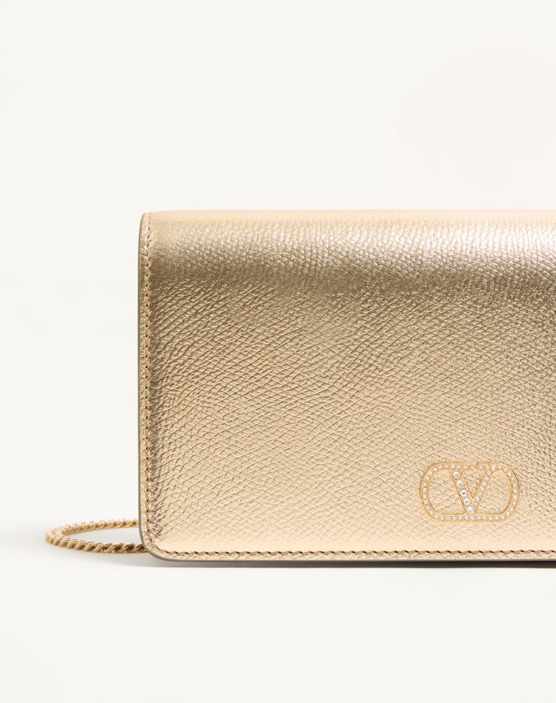 VLogo Signature Mini-skuldertaske i lamineret, kornet kalveskind med juvellogo