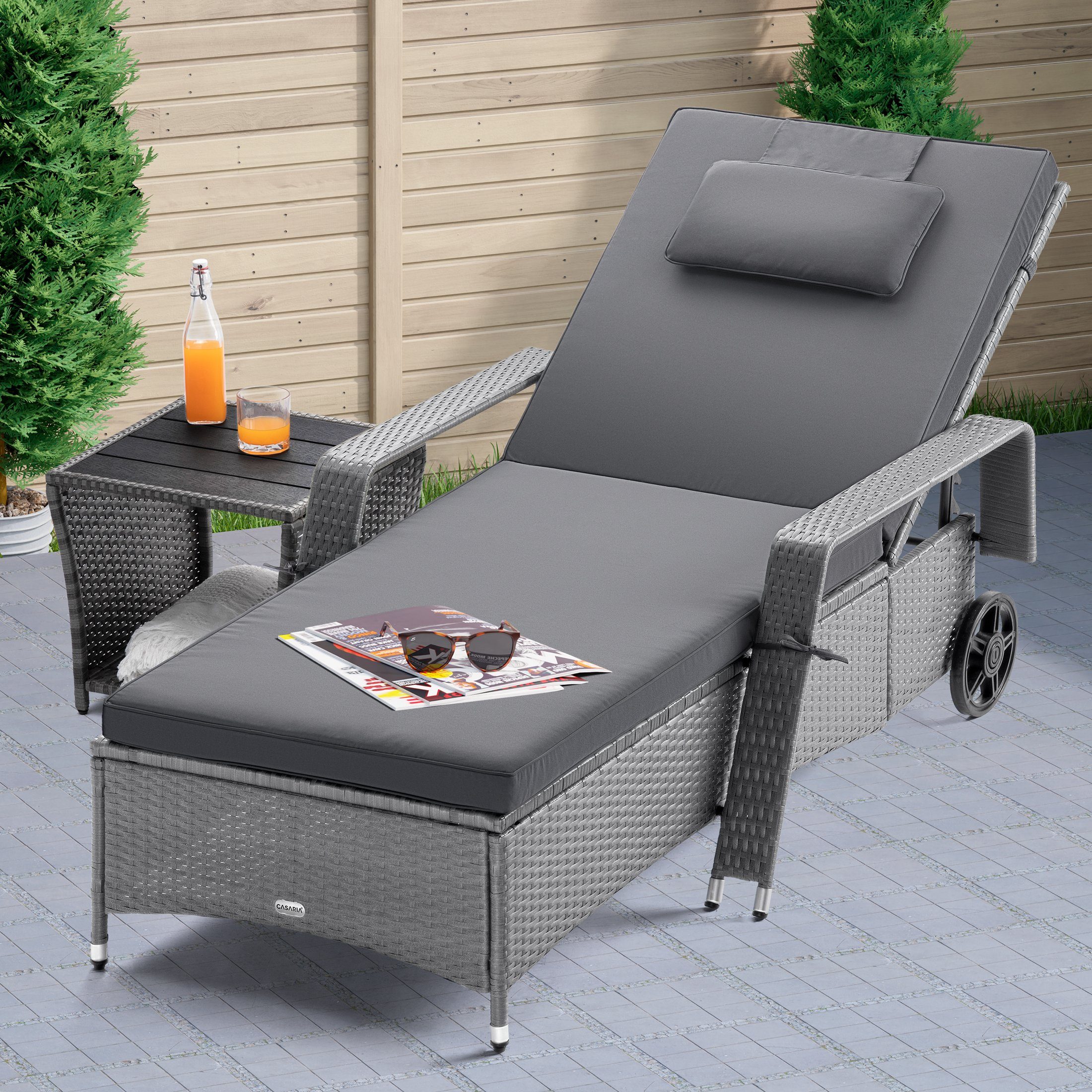 Casaria Gartenliege, Polyrattan Sonnenliege inkl. 7cm Auflage mit Kopfkissen 2 Rollen