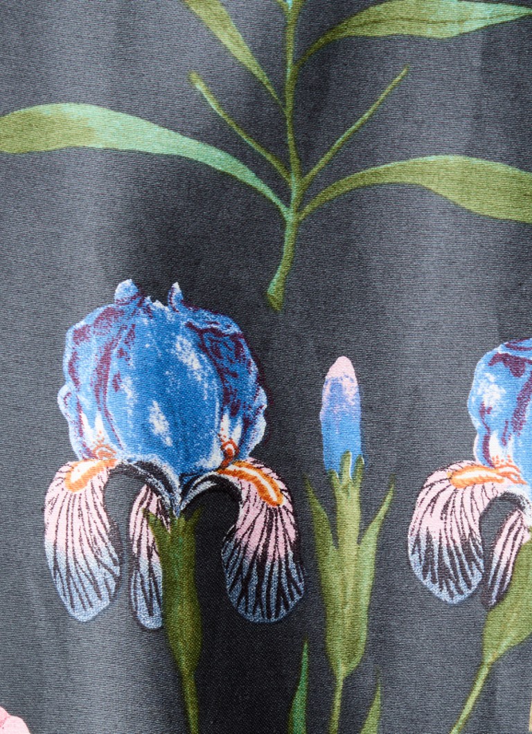 Kimono Essenza Ilona Marigold, confecționat din bumbac organic cu imprimeu floral.