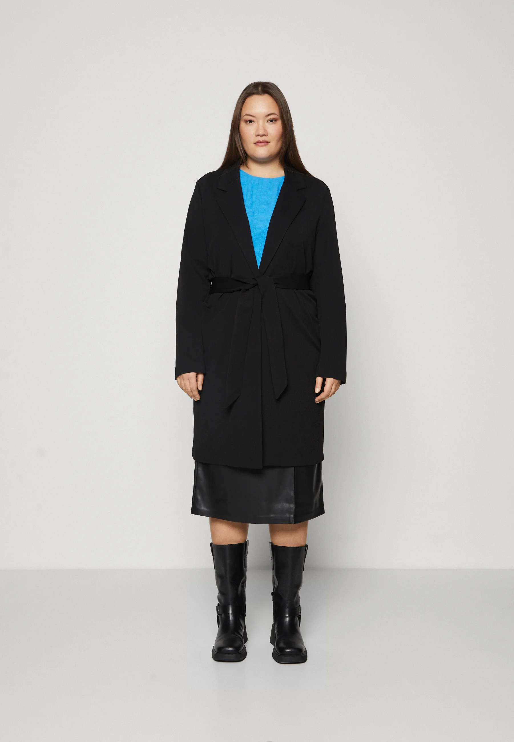 Vero Moda Curve VMCLIVA LONG TIE BLAZER - Abrigo corto