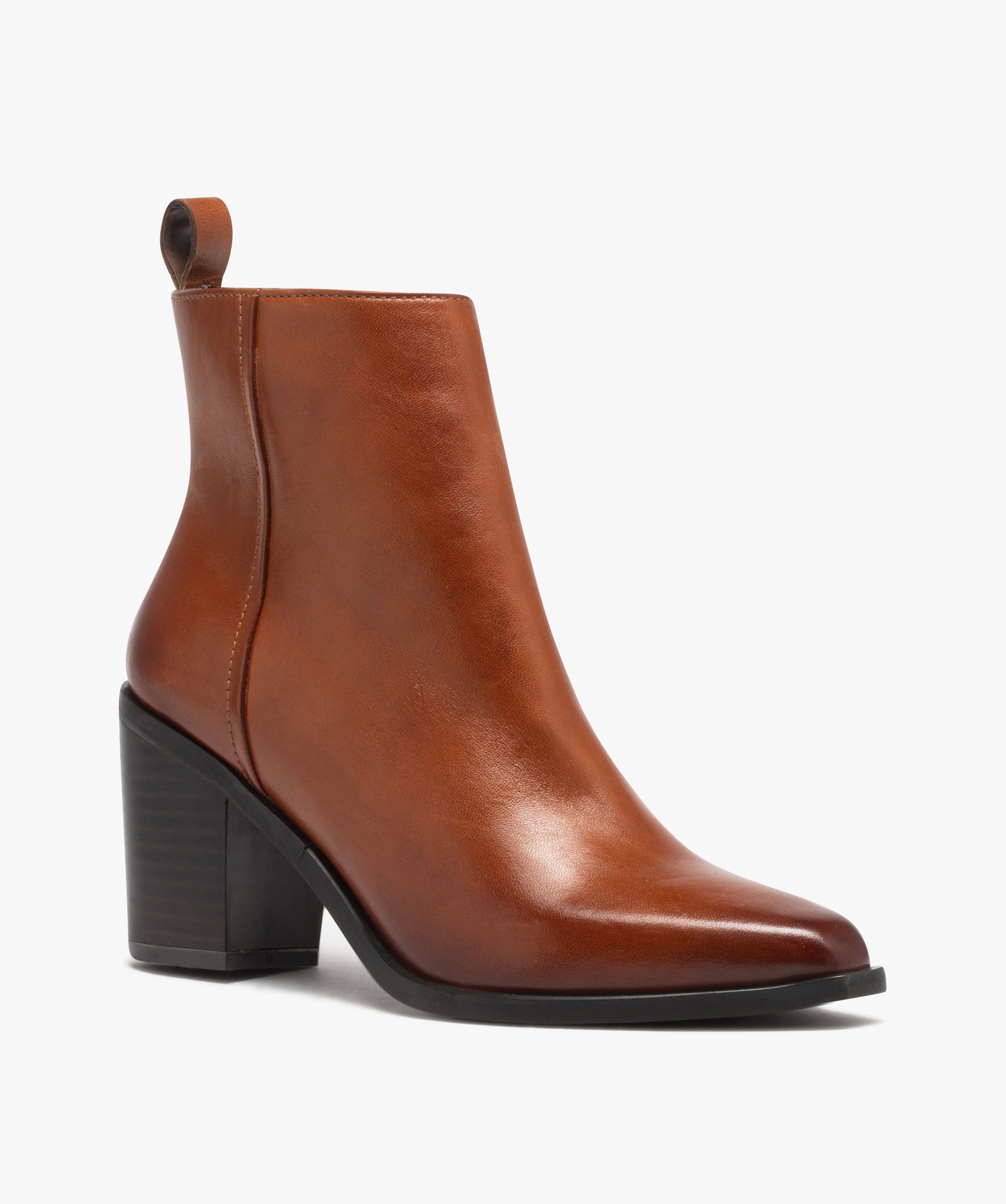Boots femme en cuir uni à talon carré et bout pointu - Taneo camel | GEMO