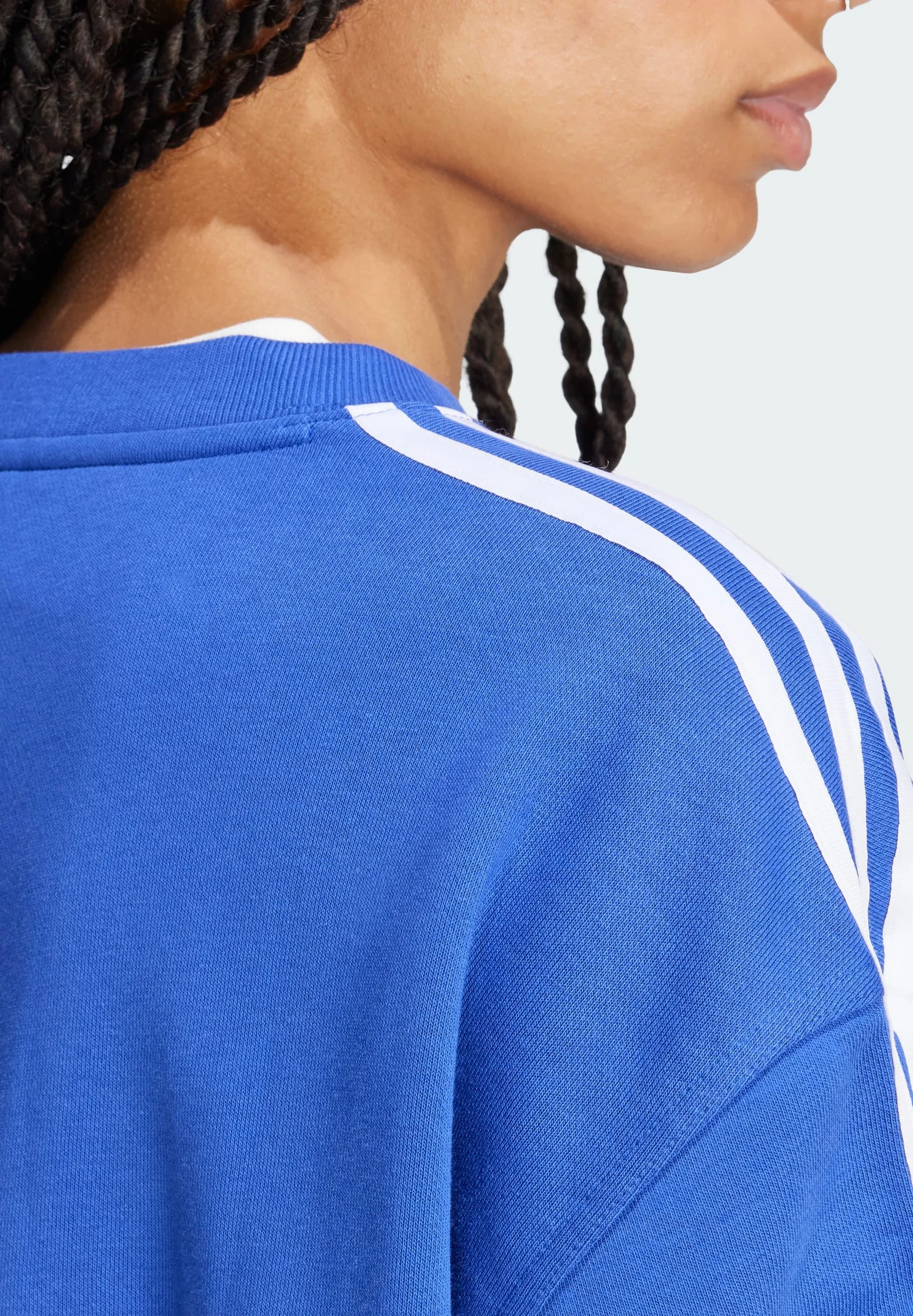 Sudadera adidas Originals de cuello redondo extragrande con tres rayas