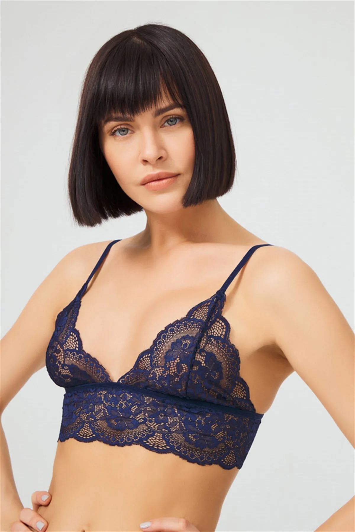 Cottonhill  Transparentes, bügelloses BH-Set aus marineblauer Spitze für Damen