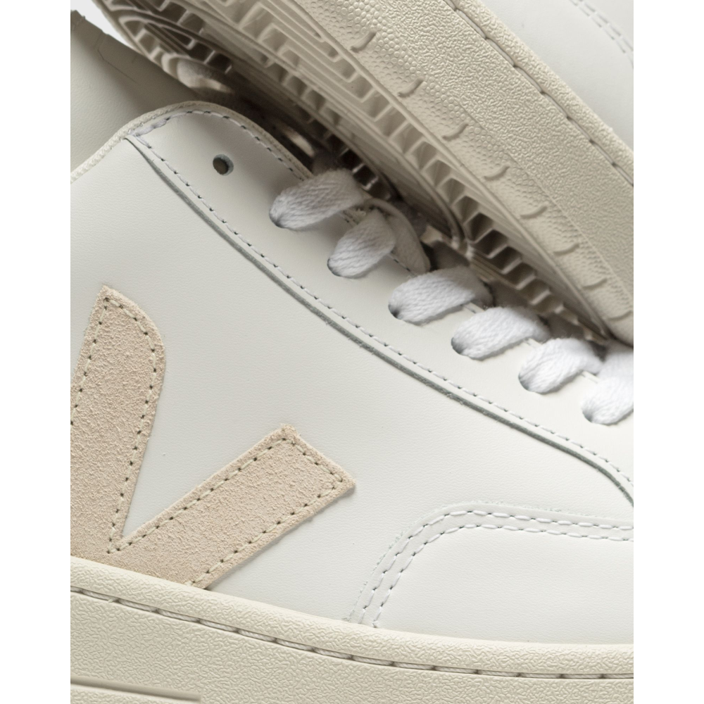 VEJA V 12 Leather Wmns XD0202335A / weiss