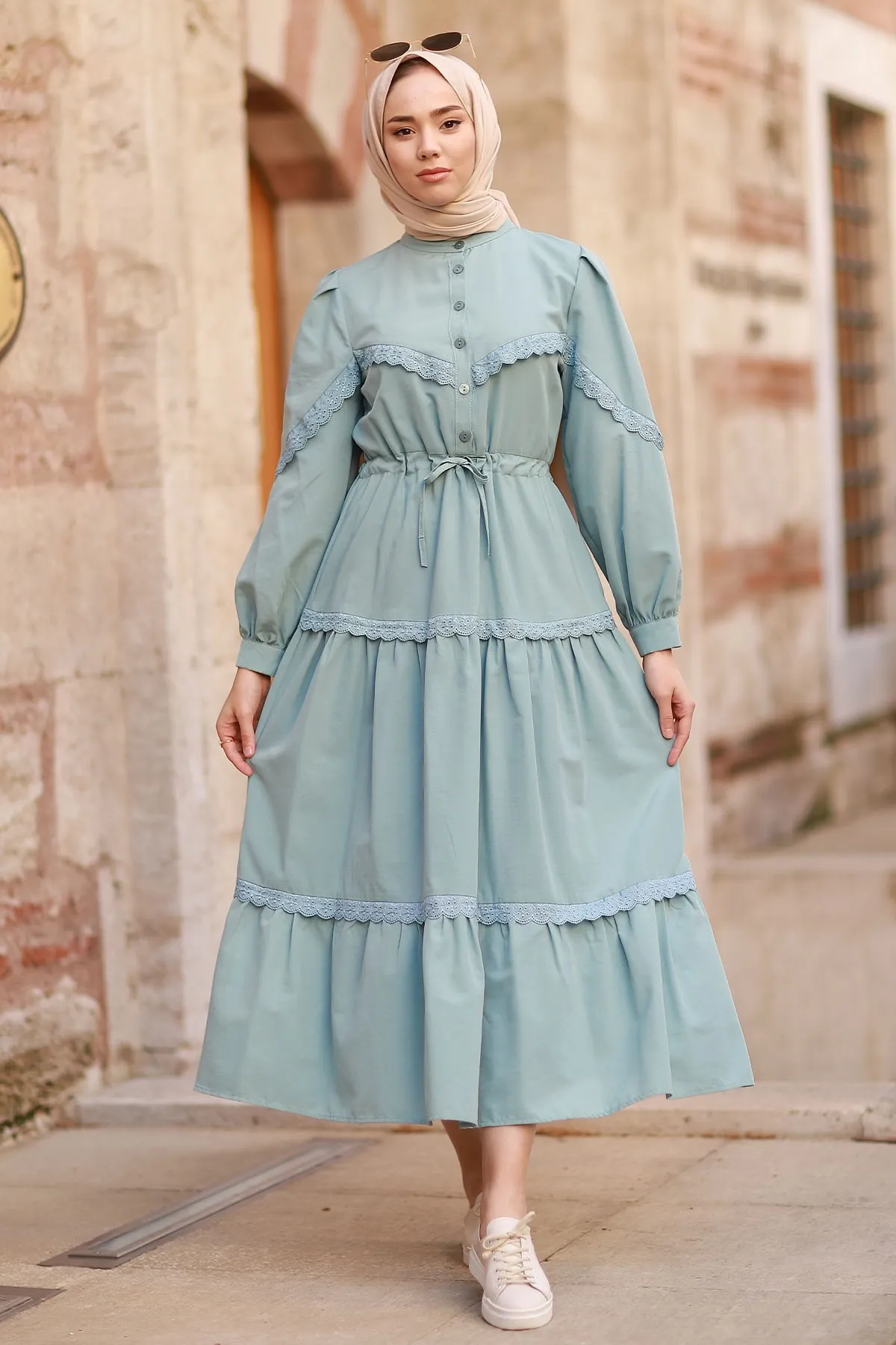 InStyle  Hijab-Kleid mit Guipure-Detail und Ballonärmeln – Mintgrün