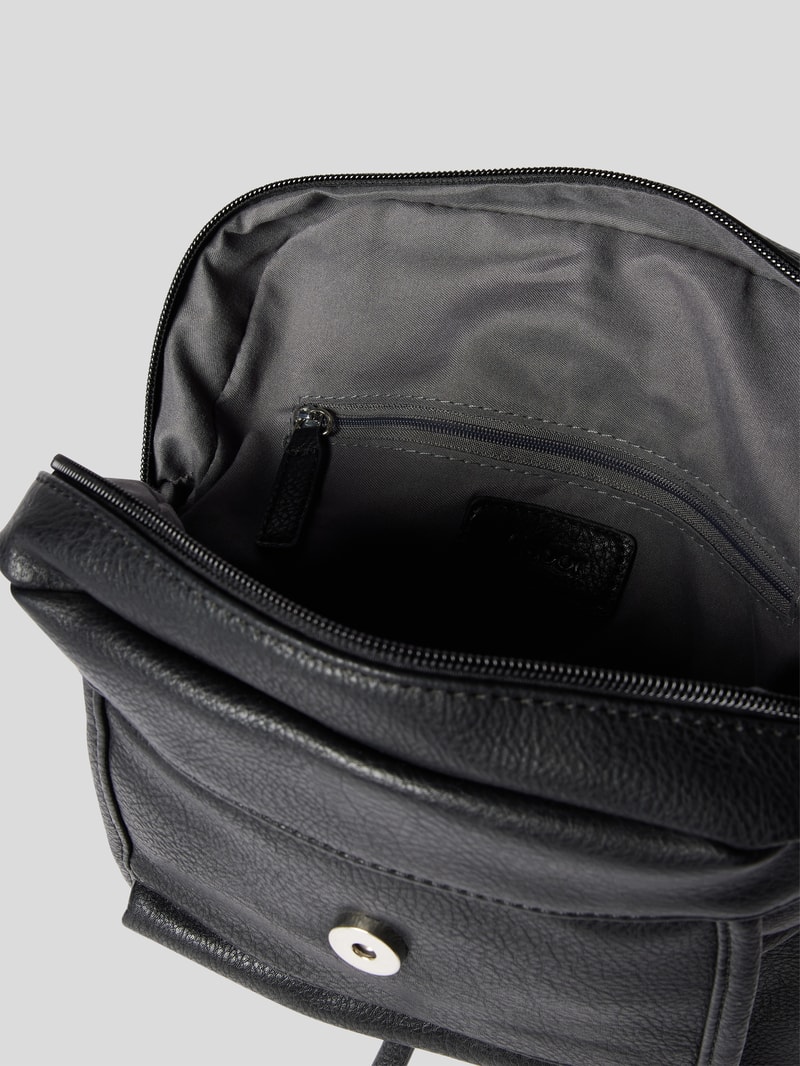 Rucksack in Leder-Optik in schwarz