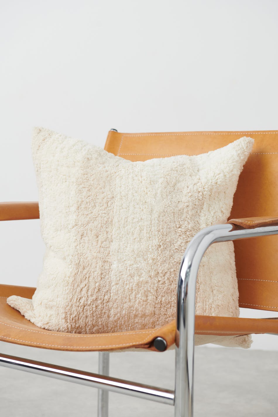 Striped tufted cushion cover