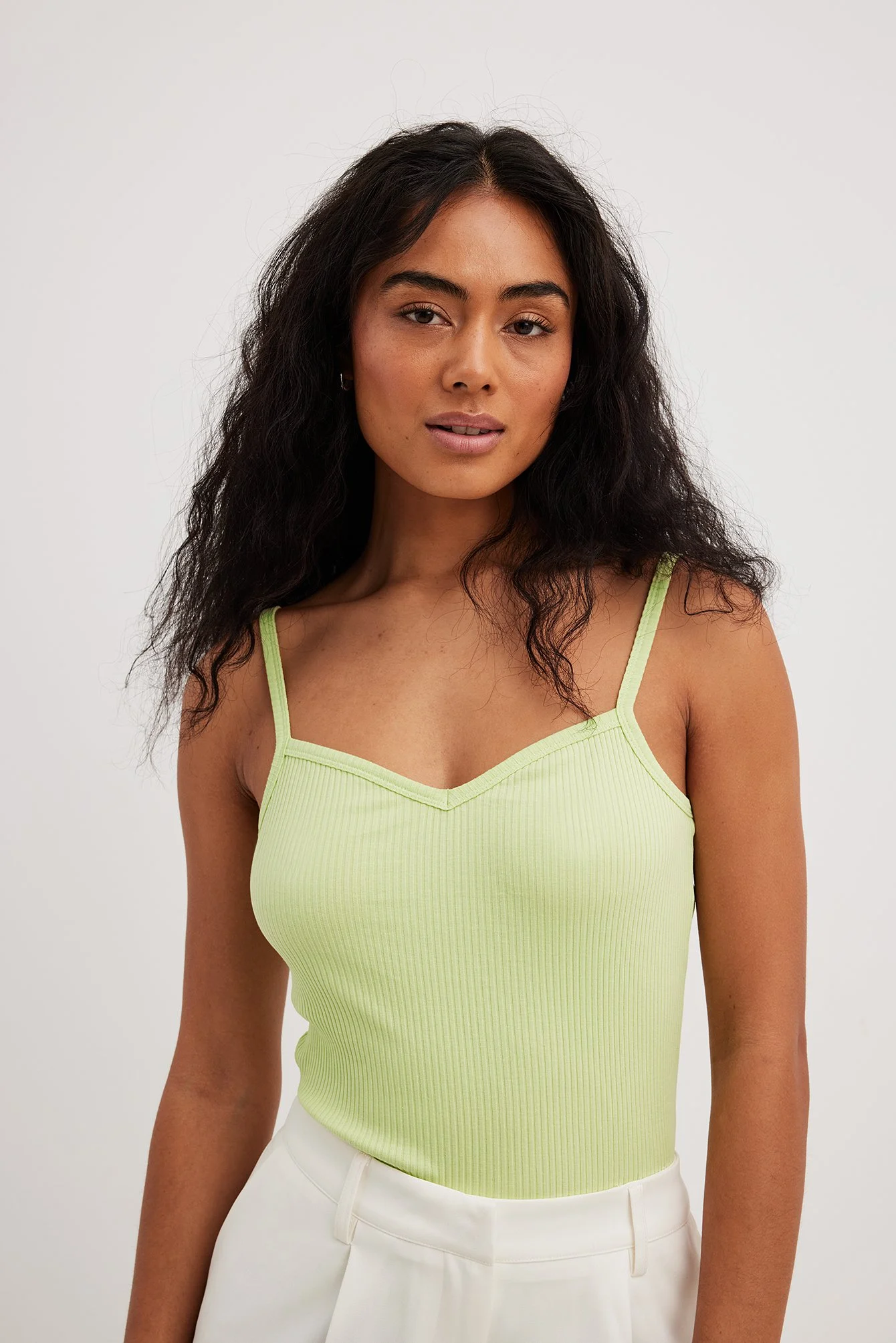 Tank-Top mit Herzausschnitt