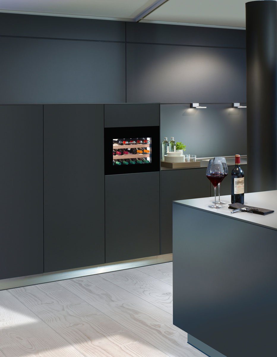 Liebherr Einbauweinkühlschrank WKEgb 582 GrandCru, für 18 Standardflaschen á 0,75l,FreshAir Aktivkohlefilter, Kindersicherung