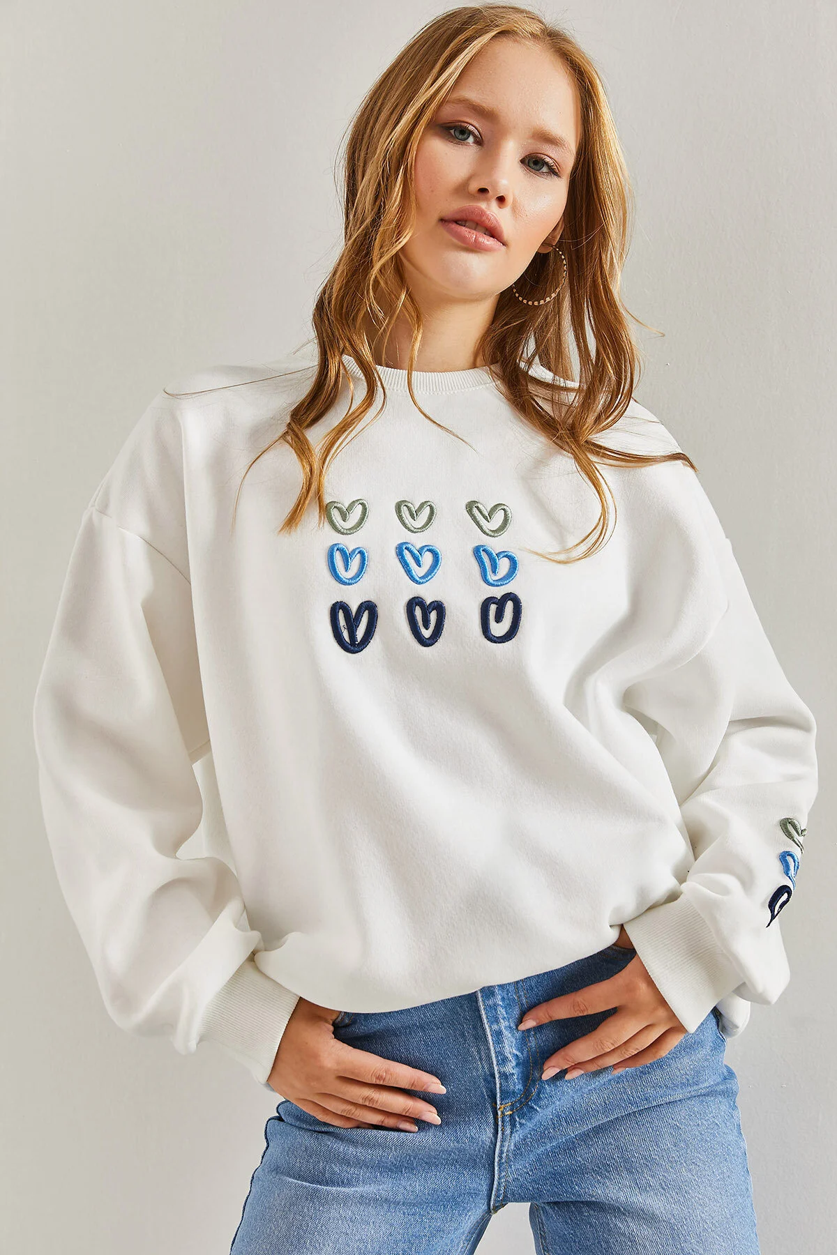 Bianco Lucci  Damen-Sweatshirt mit dreifädigem Raised Heart-Print