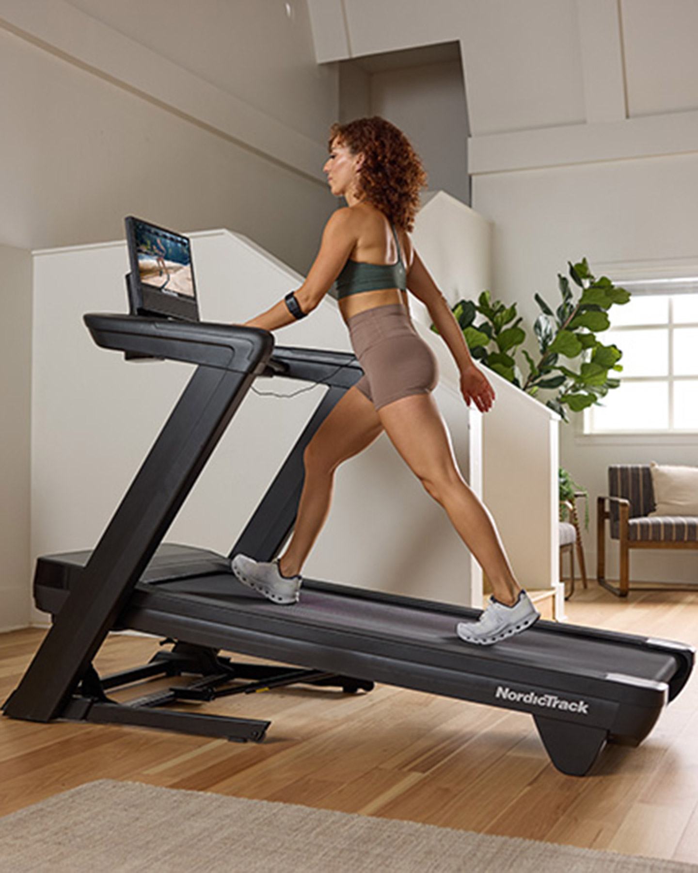 Banda de alergare comercială Nordictrack 1750 + Ifit Pro Anual NTL17125-INT + IFIT1