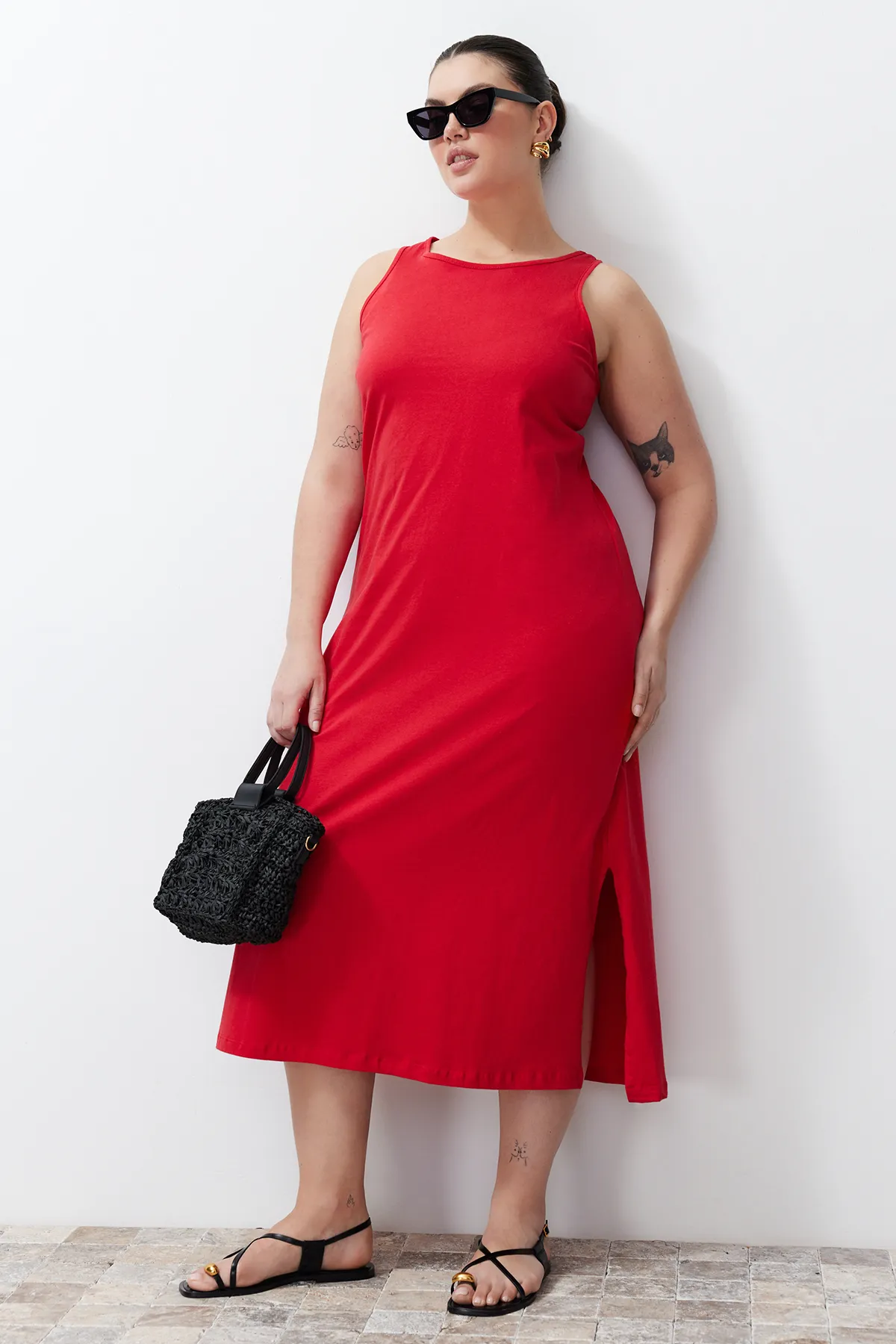 Trendyol Curve  Rotes Strickkleid aus Single-Jersey in Übergröße