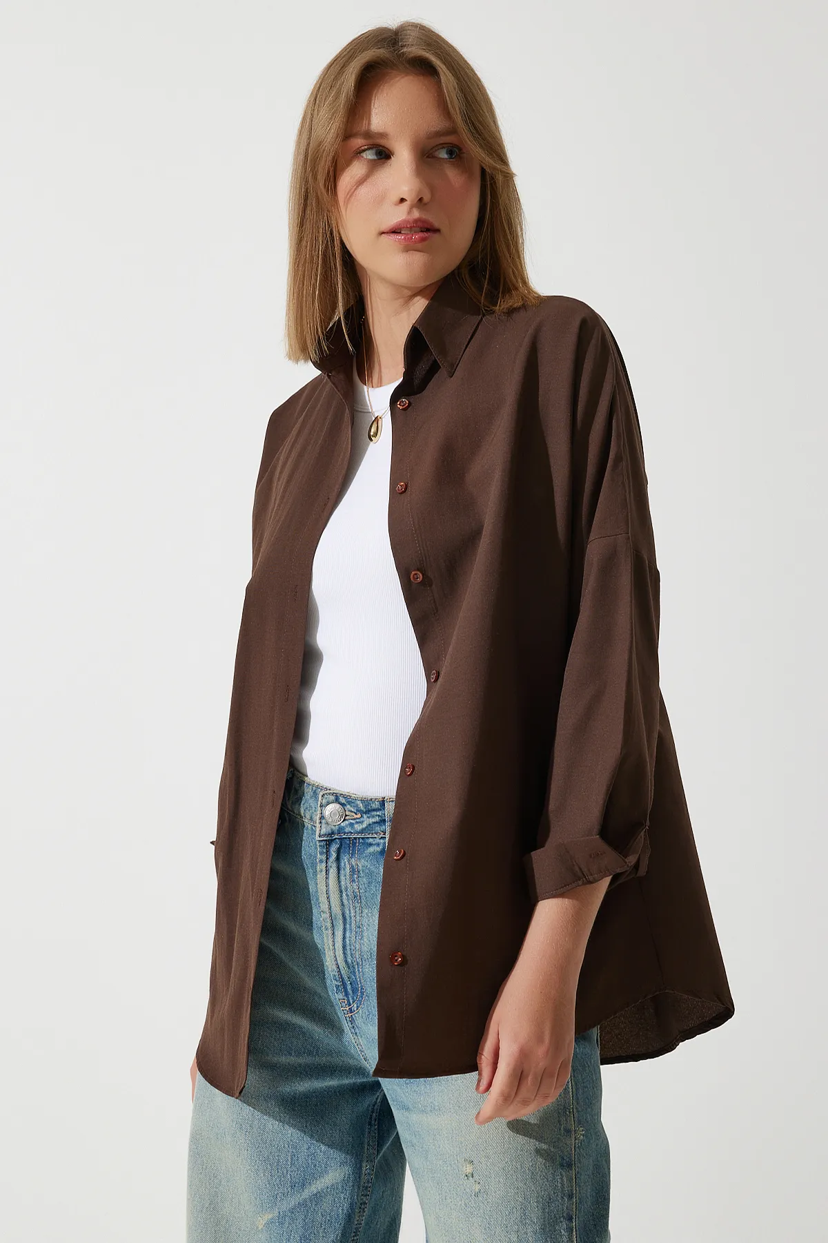 Happiness İstanbul  Bitter Brown Oversize Long Basic Shirt für Damen DD00842