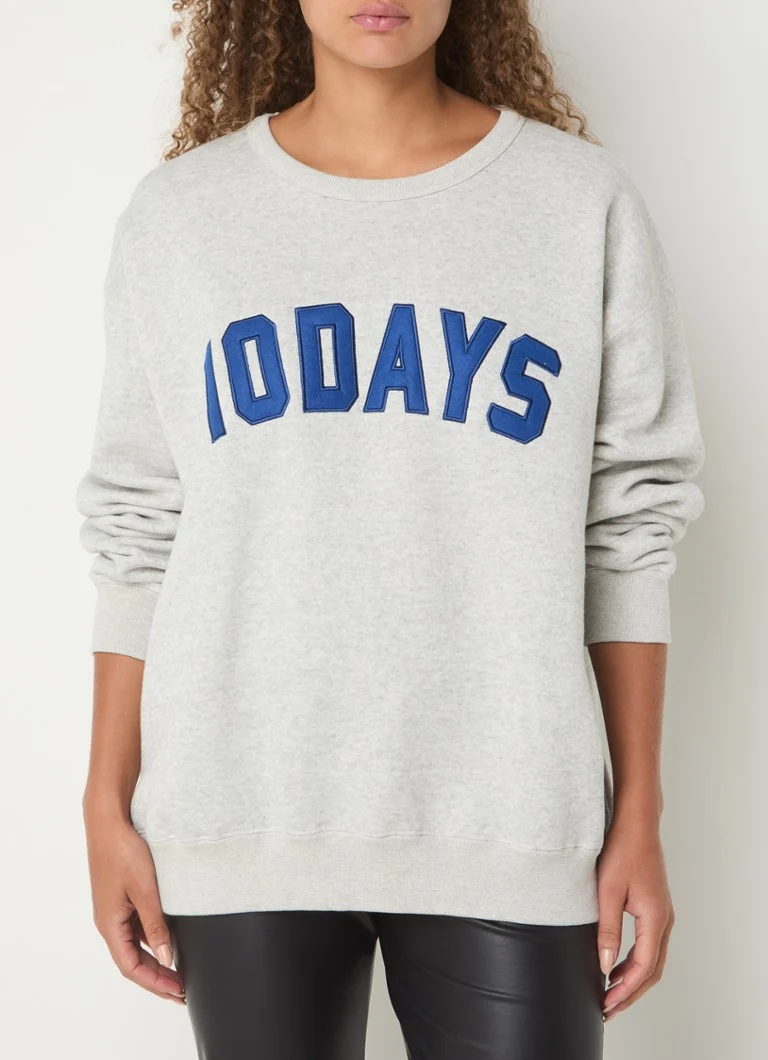 Maglione oversize 10DAYS Raw Edge Statement con logo ricamato