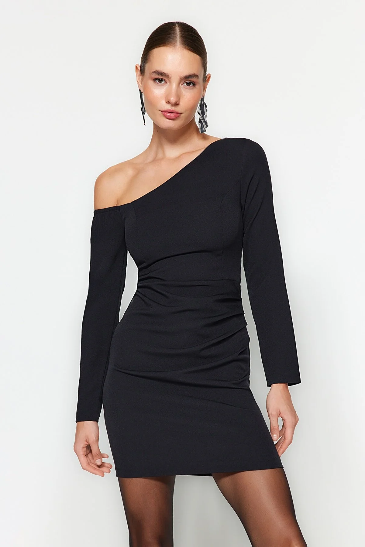 Trendyol Collection  Schwarzes, tailliertes, drapiertes, elegantes Abendkleid TPRAW24EL00083