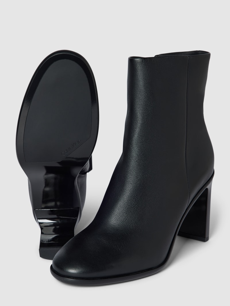 Stiefeletten aus echtem Leder in schwarz