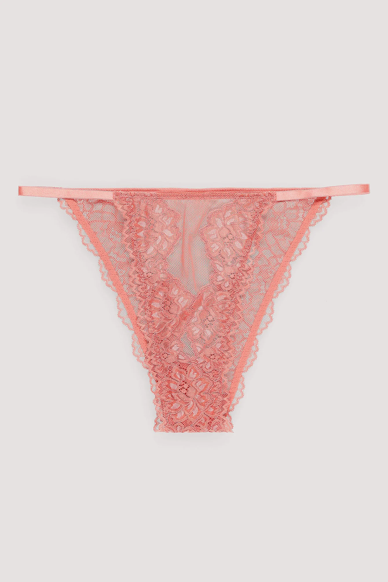 Tanga mit breiter Spitze