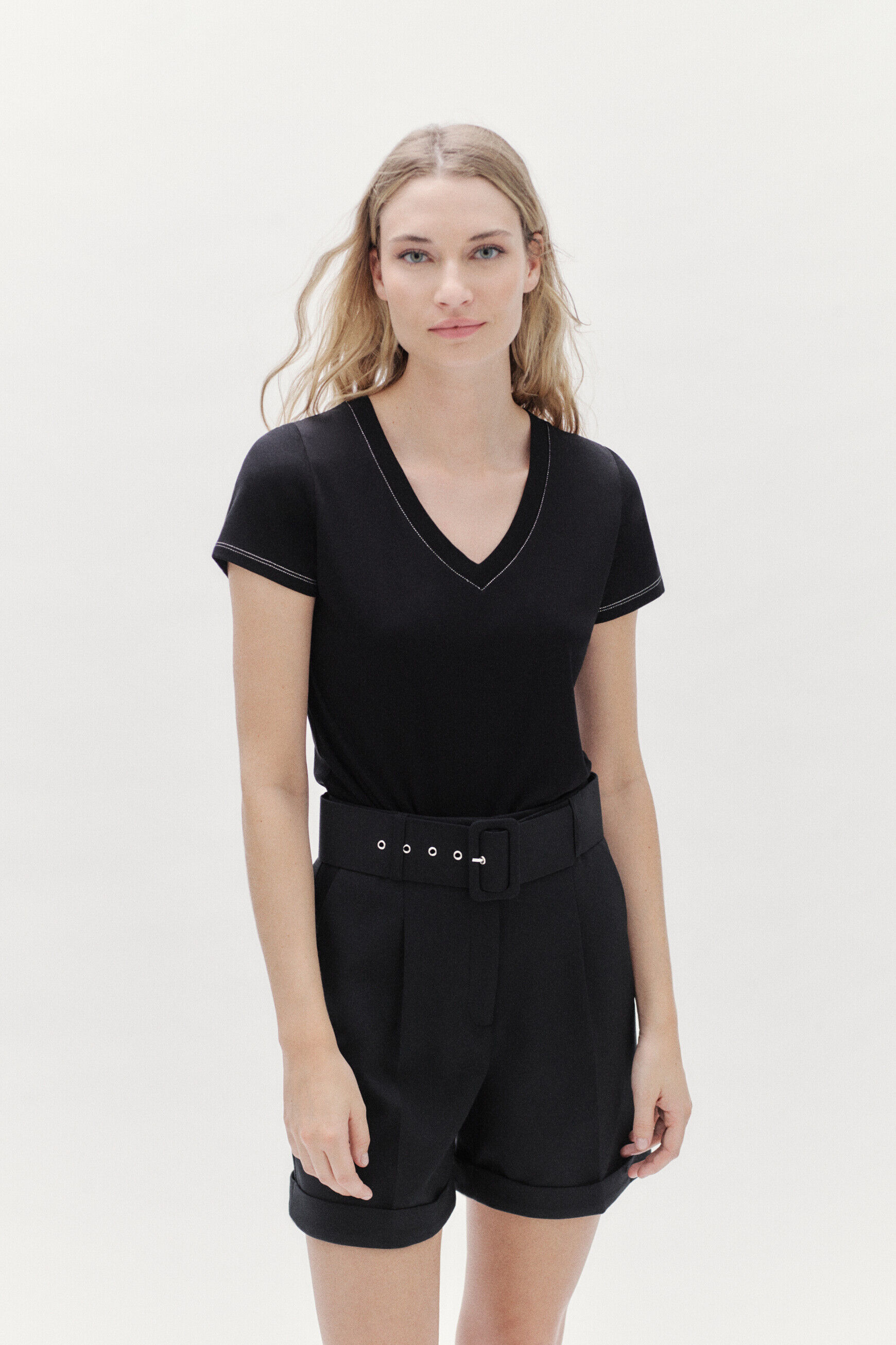 short anito noir femme