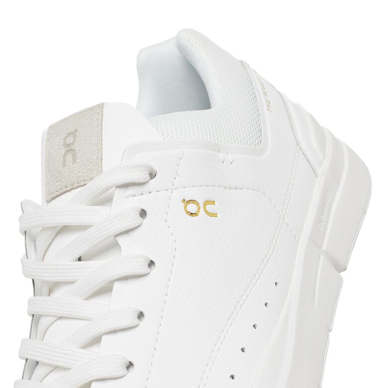 ON The Roger Centre Court white/gum
