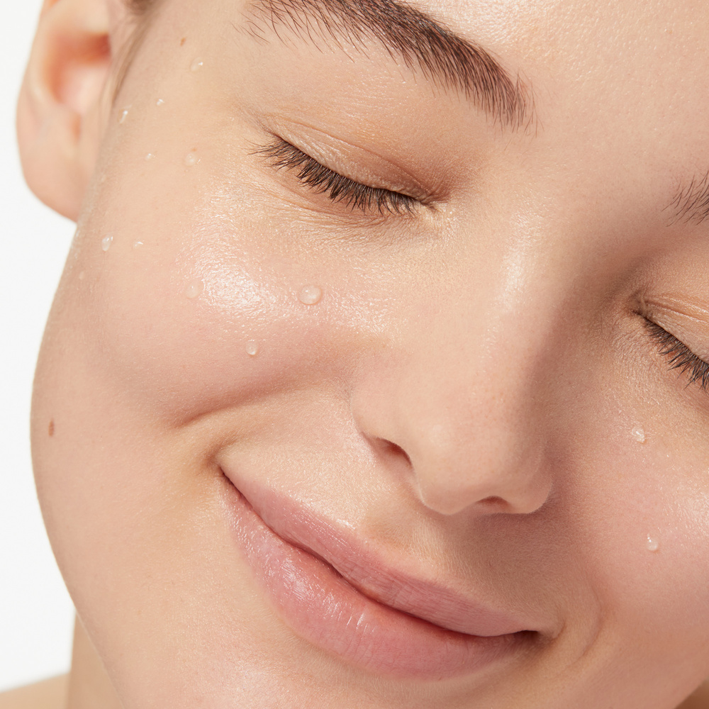 Clarins Eau Micellaire Démaquillante  Aux extraits de gentiane jaune & mélisse des Alpes Nettoyant