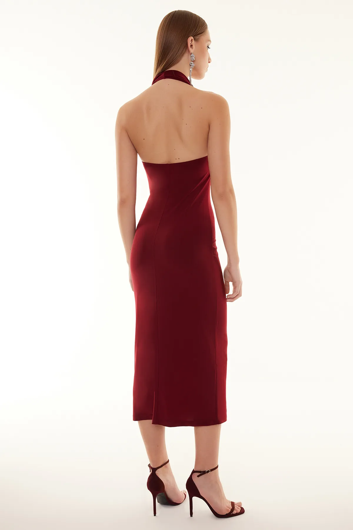 Trendyol Collection  Burgunderrotes, dehnbares Strick-Midi-Bleistiftkleid mit Degaje-Kragen TWOSS24EL00106