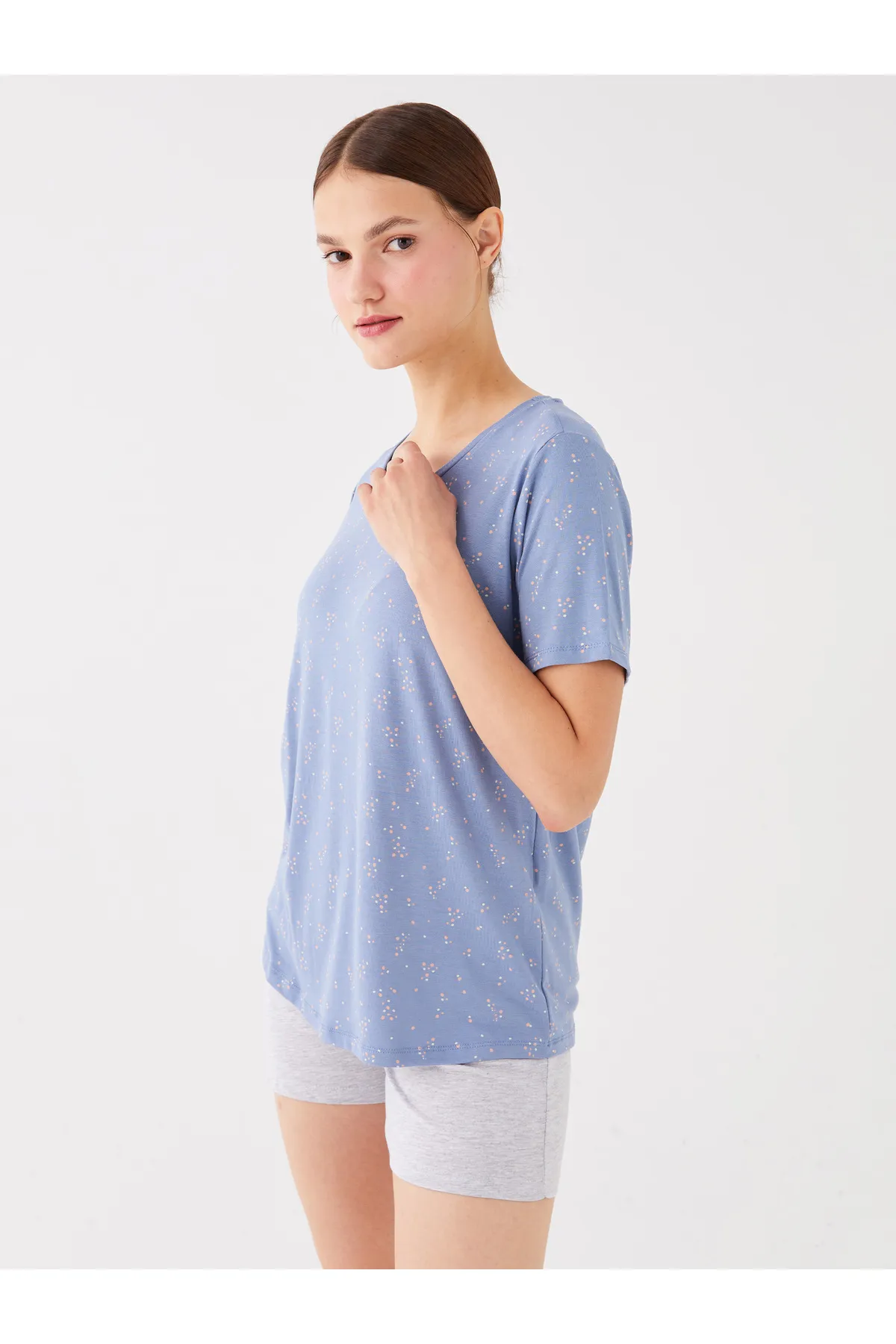 LC Waikiki  Gemustertes Kurzarm-Damenpyjama-Set mit Rundhalsausschnitt und Shorts
