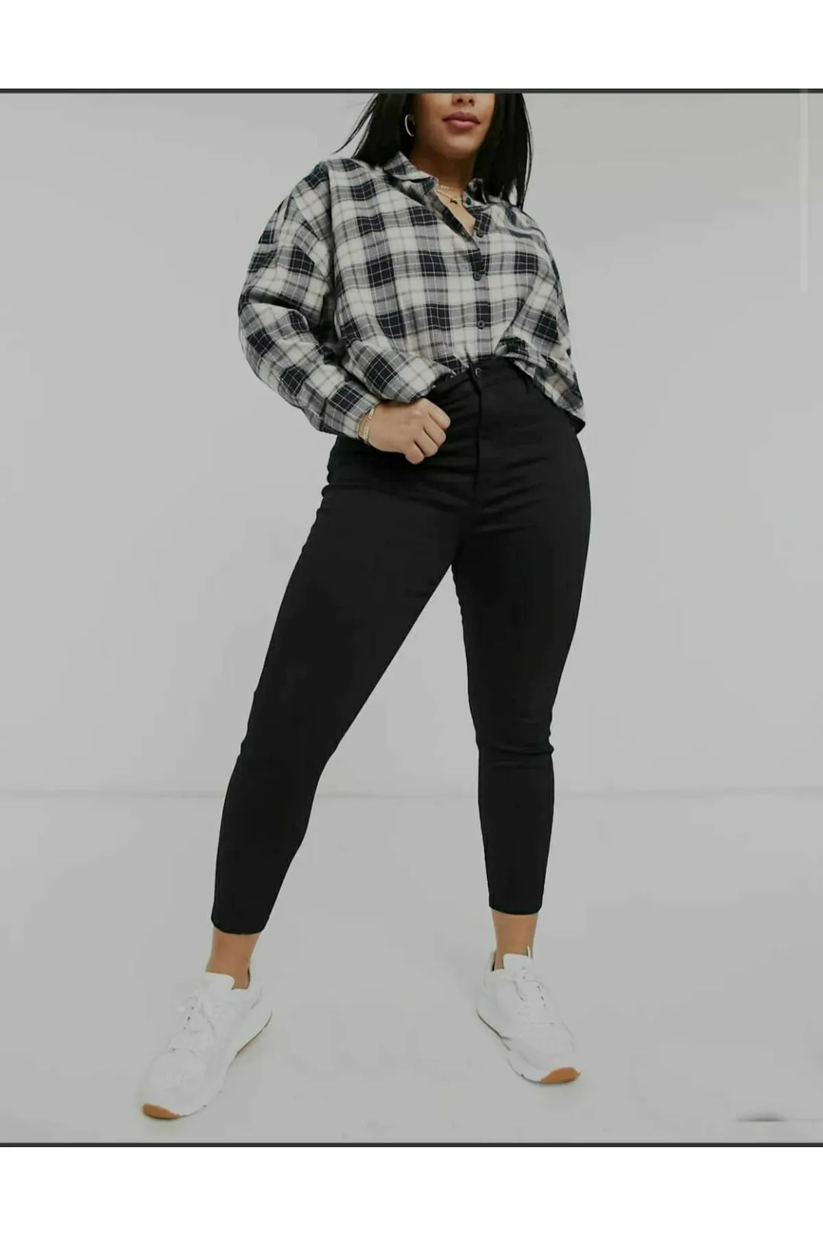 Trn JNS  Schwarze, eng anliegende Jeans in Übergröße (Skinny)