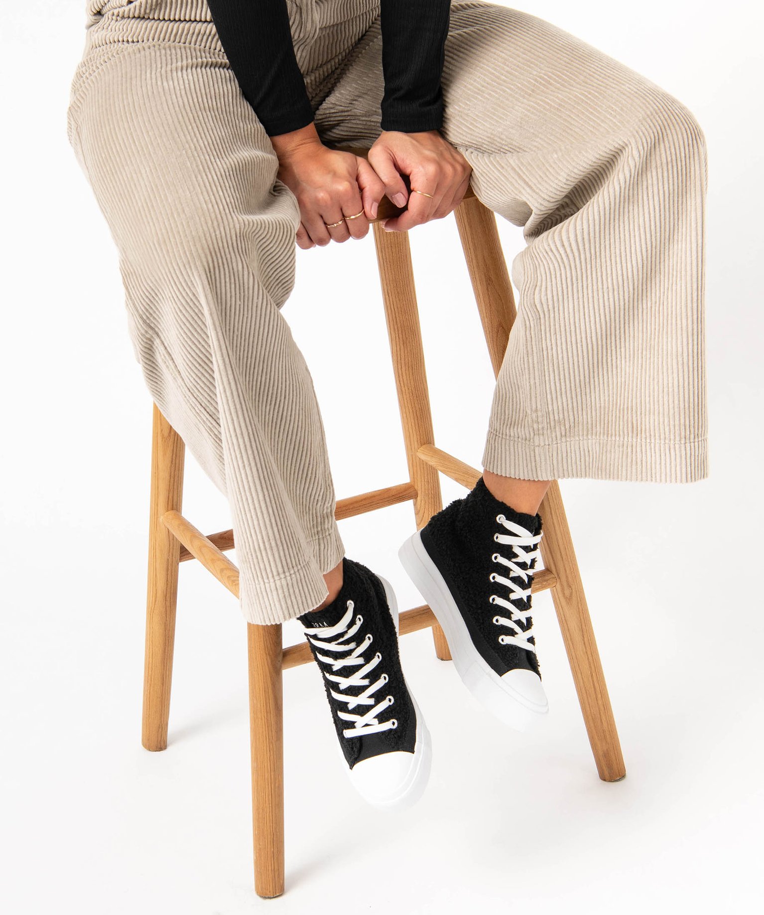 Baskets femme montantes en textile bouclé uni - Banana Moon noir | GEMO