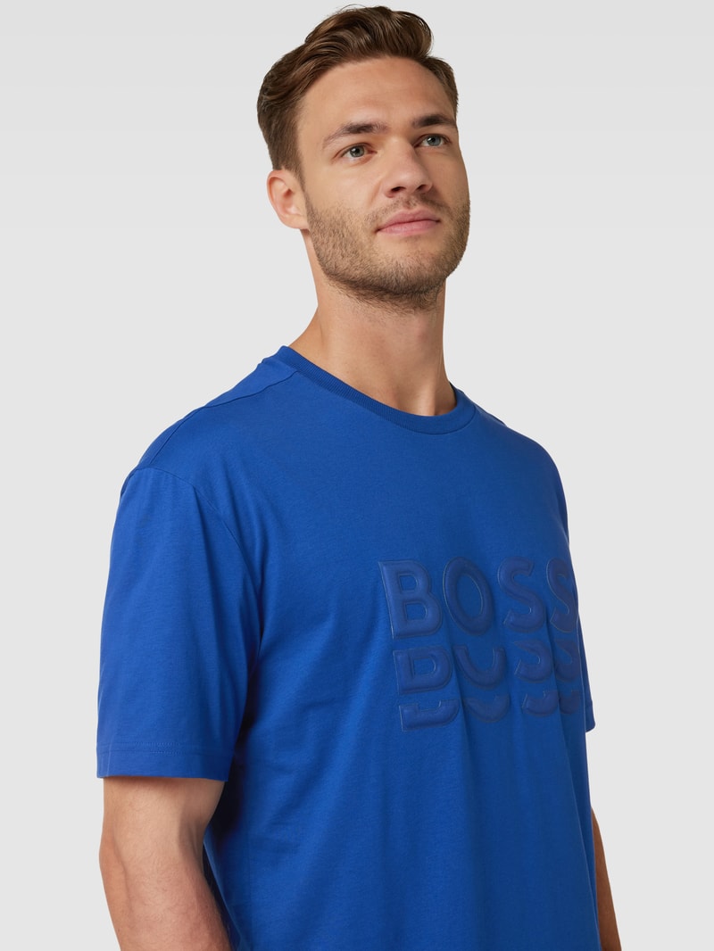 T-Shirt mit Label-Details in royalblau
