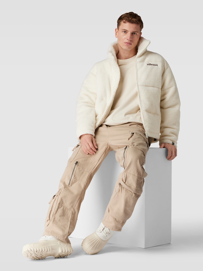 Cargohose in unifarbenem Design mit großen Taschen in beige