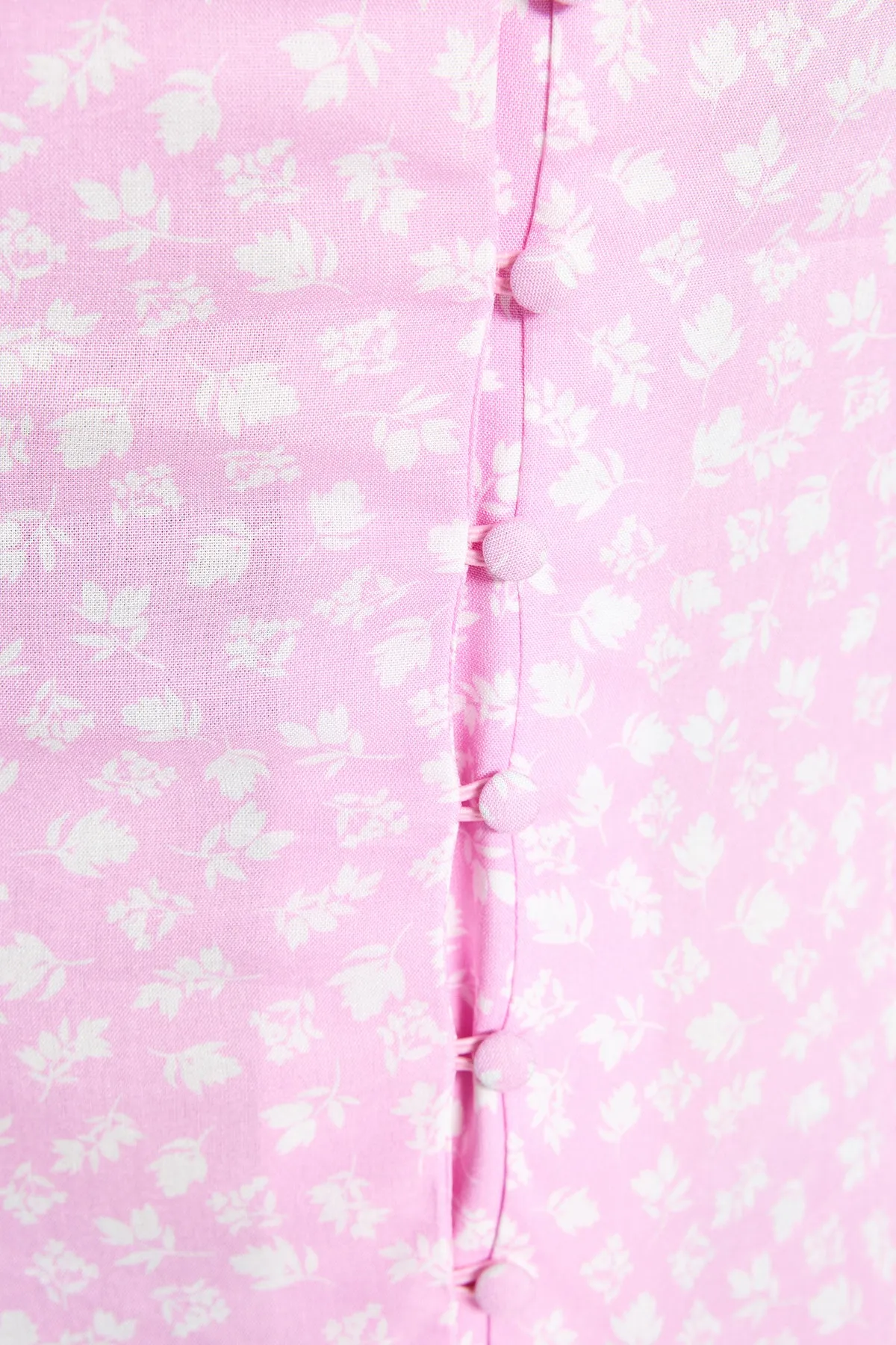 Trendyol Curve  Rosa gewebtes Kleid mit Blumenmuster TBBSS23AH00102