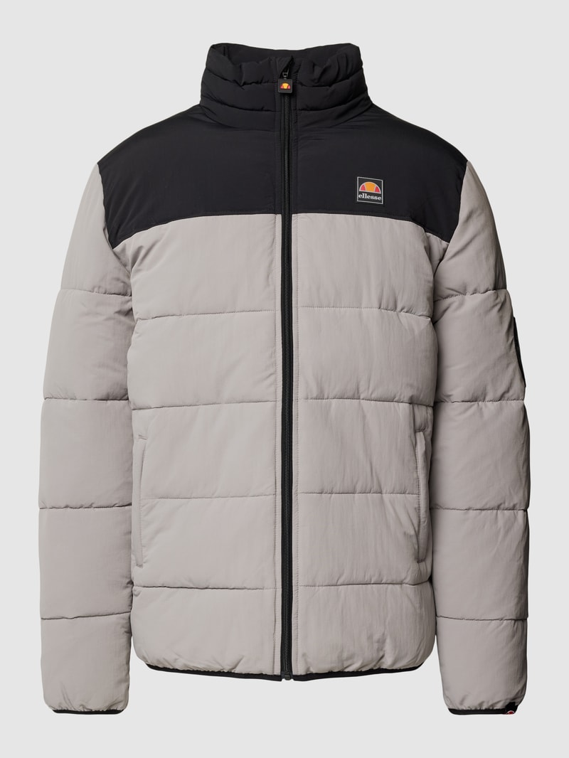 Steppjacke mit Label-Badge Modell 'Nebby' in hellgrau