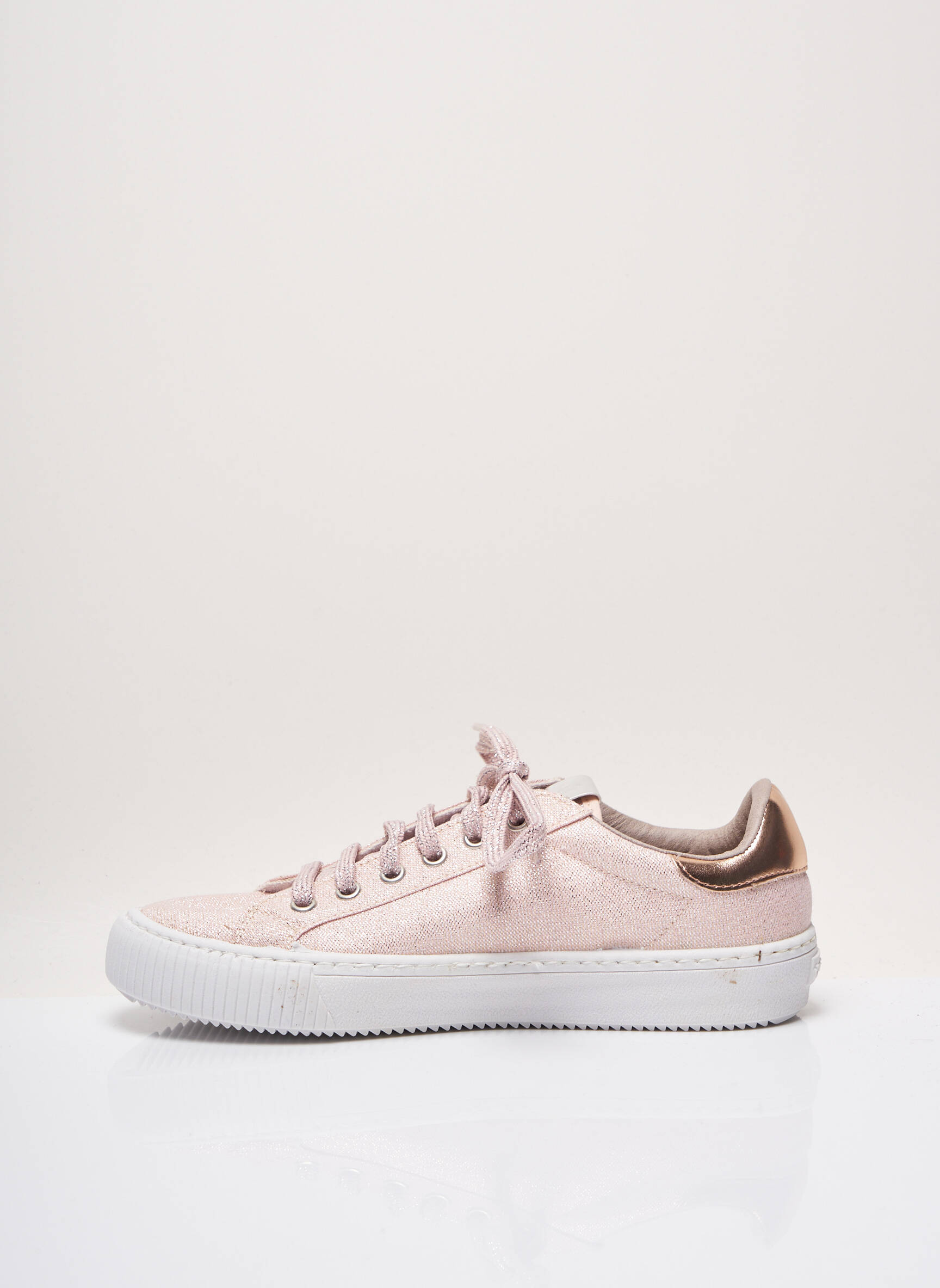 Victoria Baskets Femme couleur rose