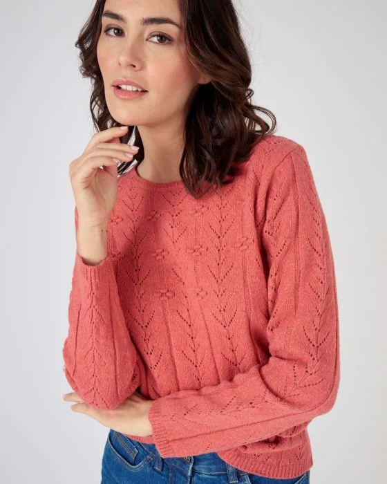 Pull maille ajourée et fleurs