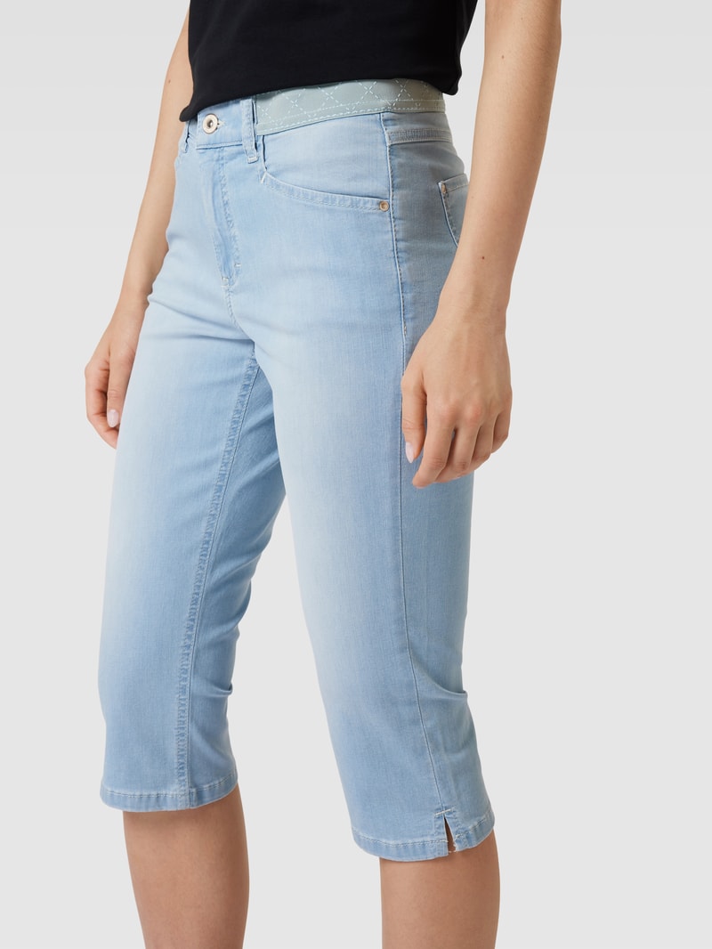 Caprijeans mit Eingrifftaschen in bleu