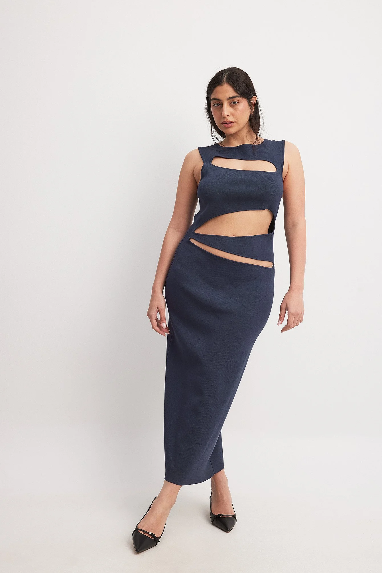 Fein gestricktes Maxikleid mit Cut-Outs