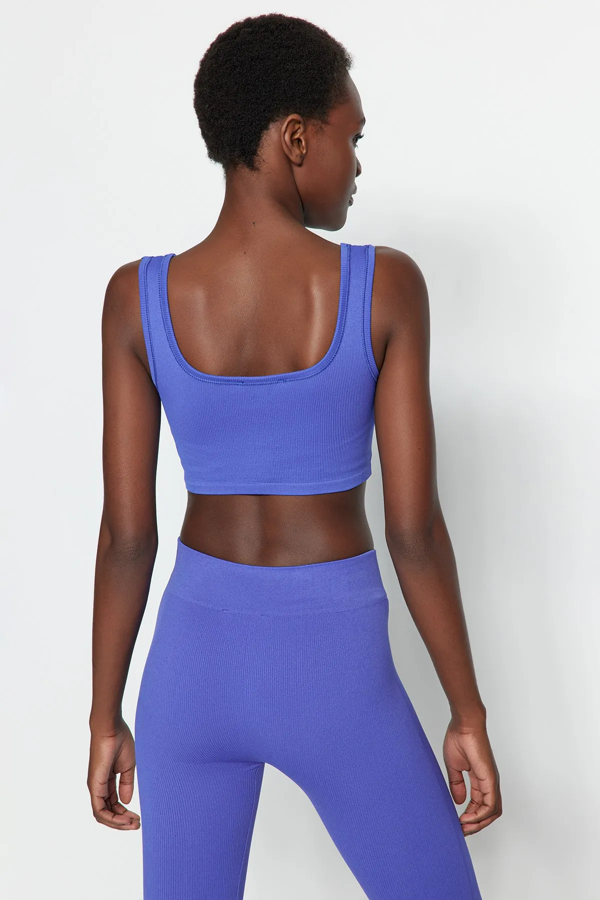 Trendyol Collection  Blauer nahtloser/nahtloser, leicht stützender/formender gestrickter Sport-BH TWOSS21SS0008