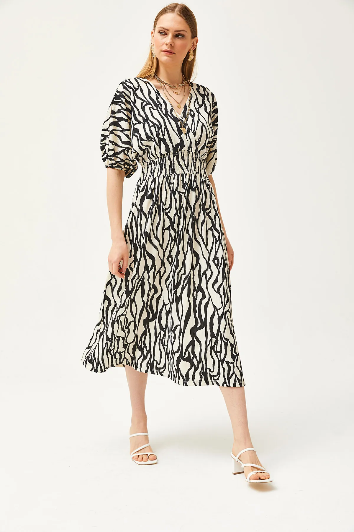 Olalook  Schwarzes Midikleid mit zweireihigem Kragen und umgeschlagener Taille für Damen ELB-19002100