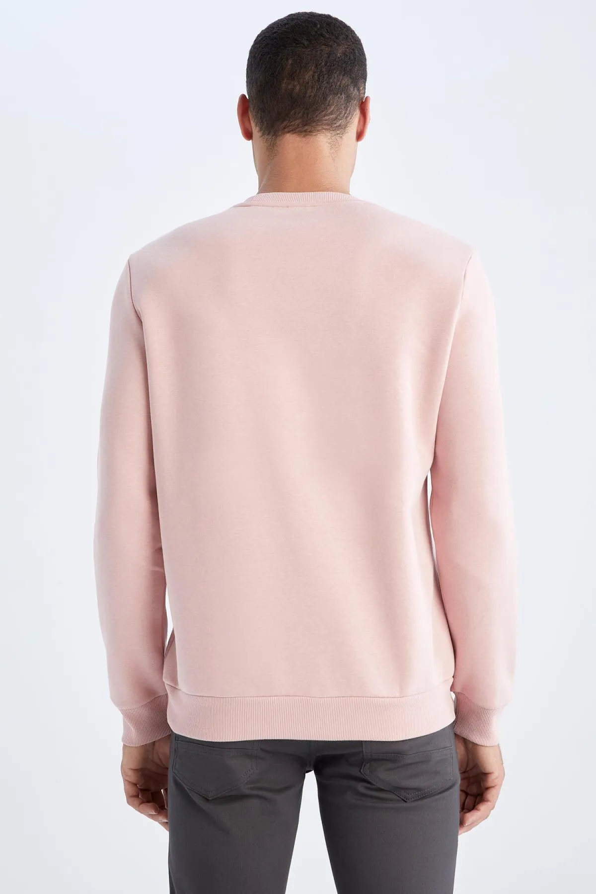DeFacto  Basic-Sweatshirt aus Baumwolle mit normaler Passform und Rundhalsausschnitt