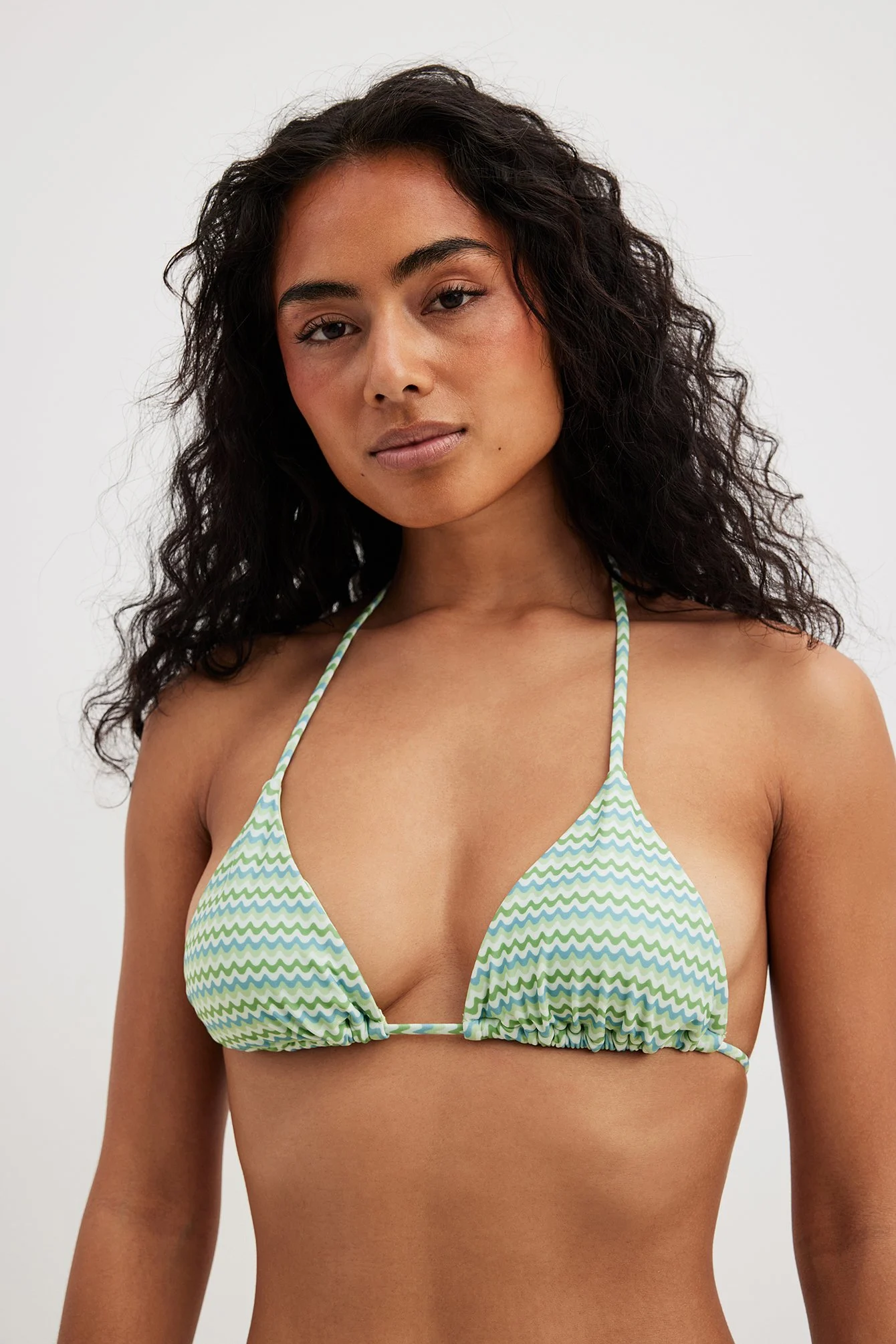Bedrucktes Bikini-Oberteil mit Schnürung