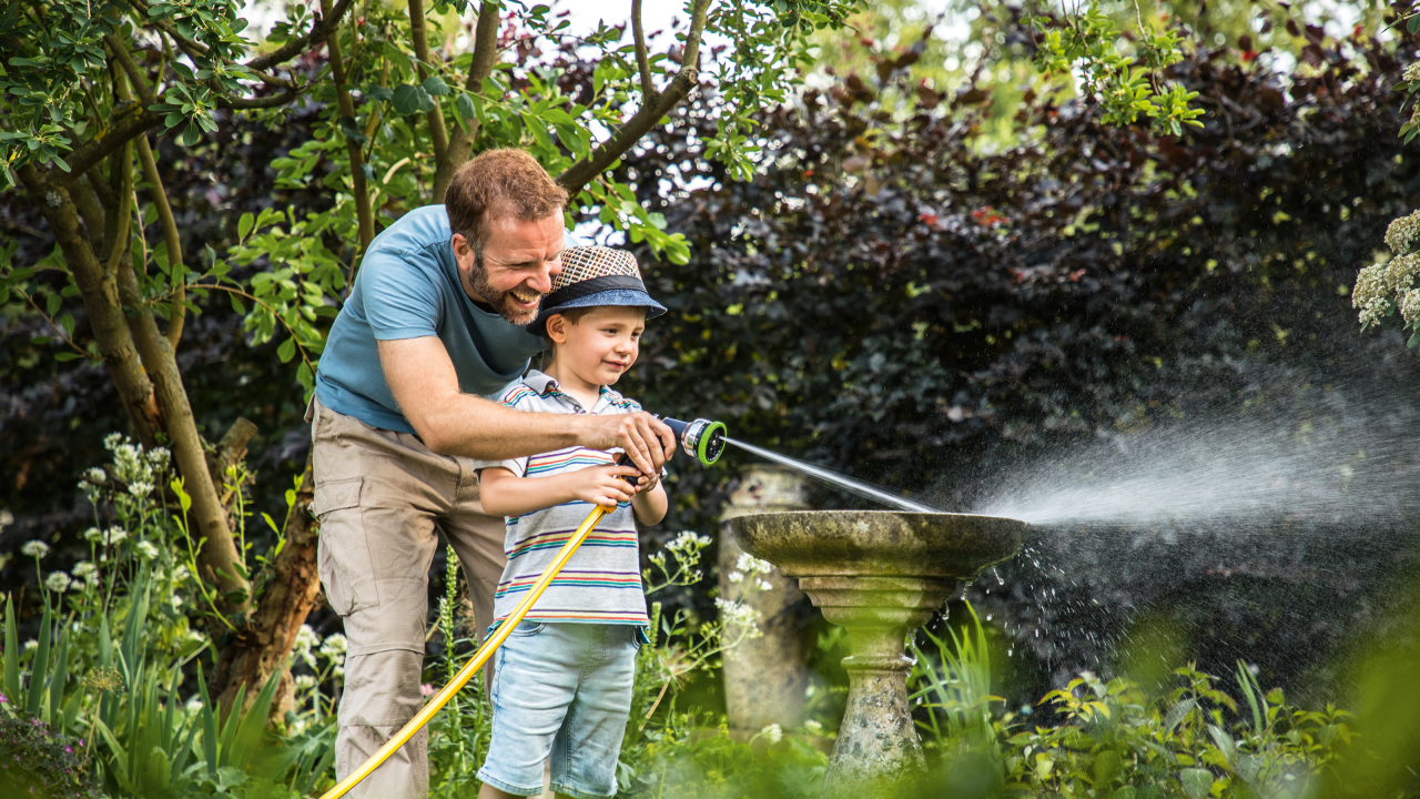 GardenPump 18V-2000 - 1 x 2,5-Ah-Akku | Ladegerät