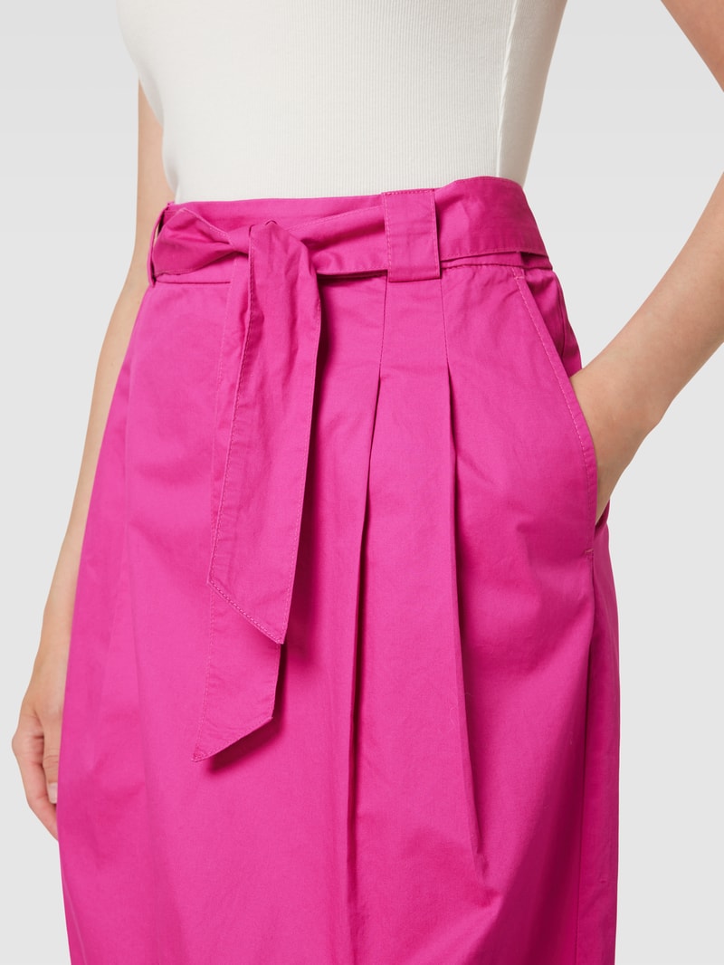 Midirock mit Bindegürtel in fuchsia